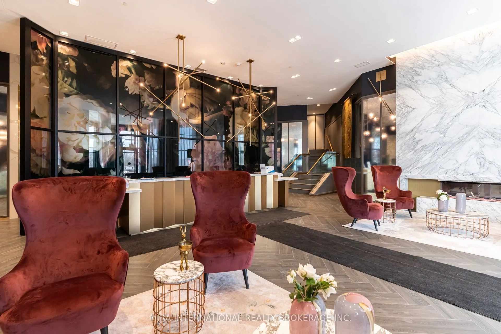 405 Dundas Street W, #208