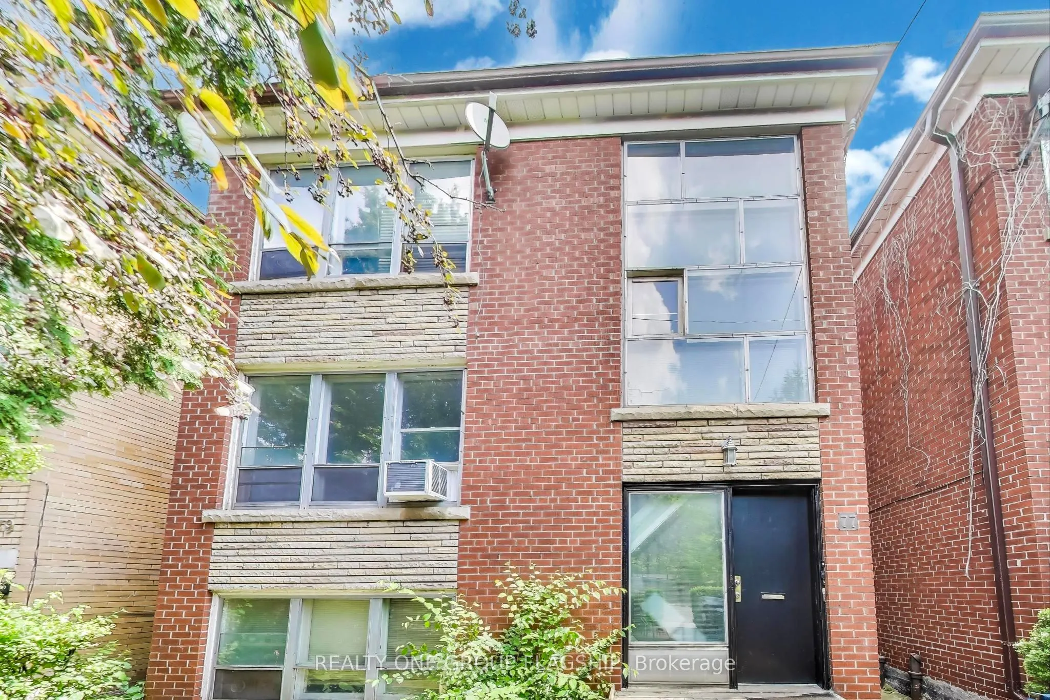 77 Keele Street, #Middle