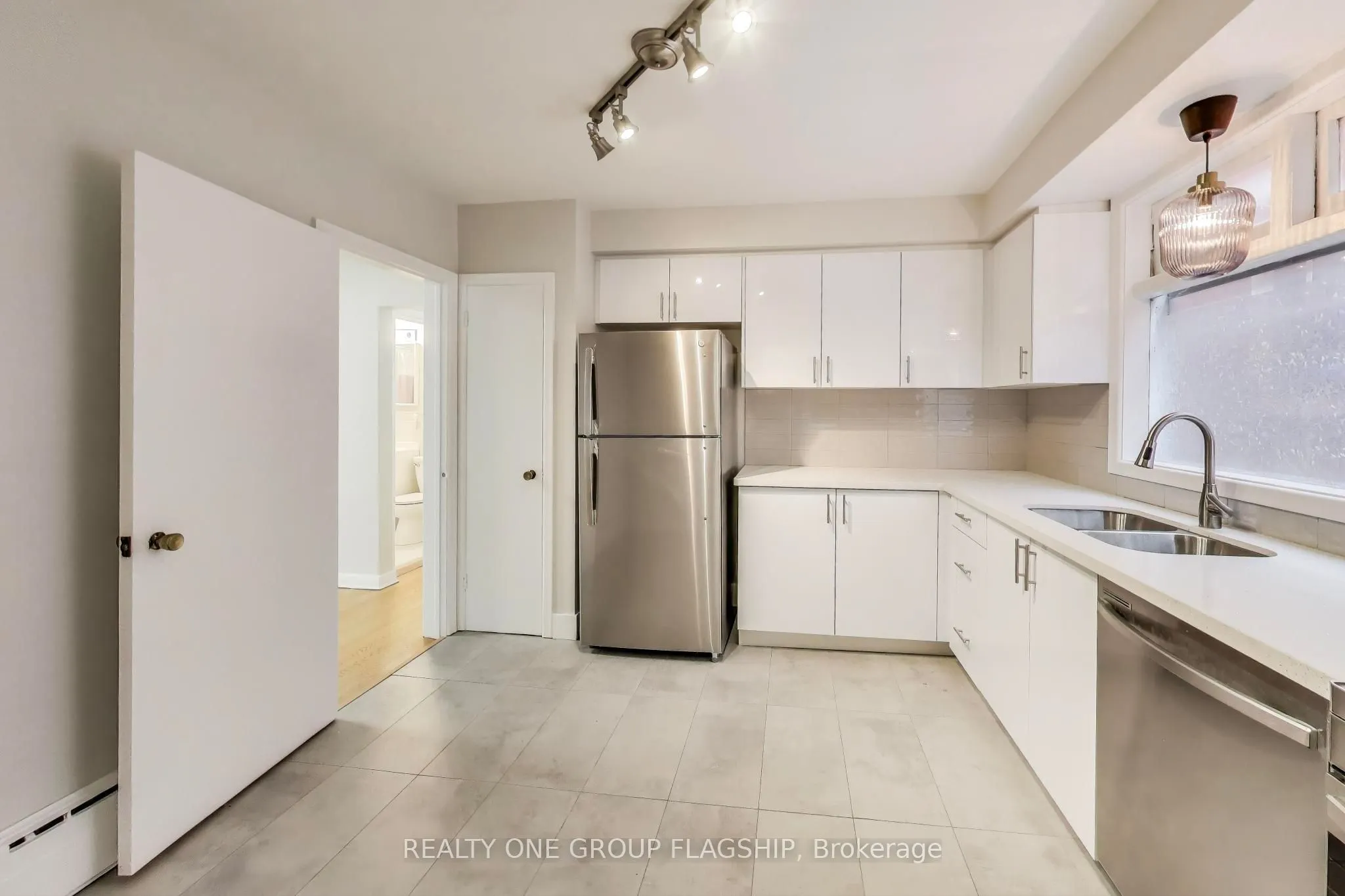 77 Keele Street, #Middle