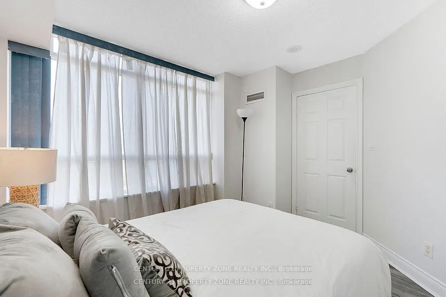3880 Duke Of York Boulevard, #1911