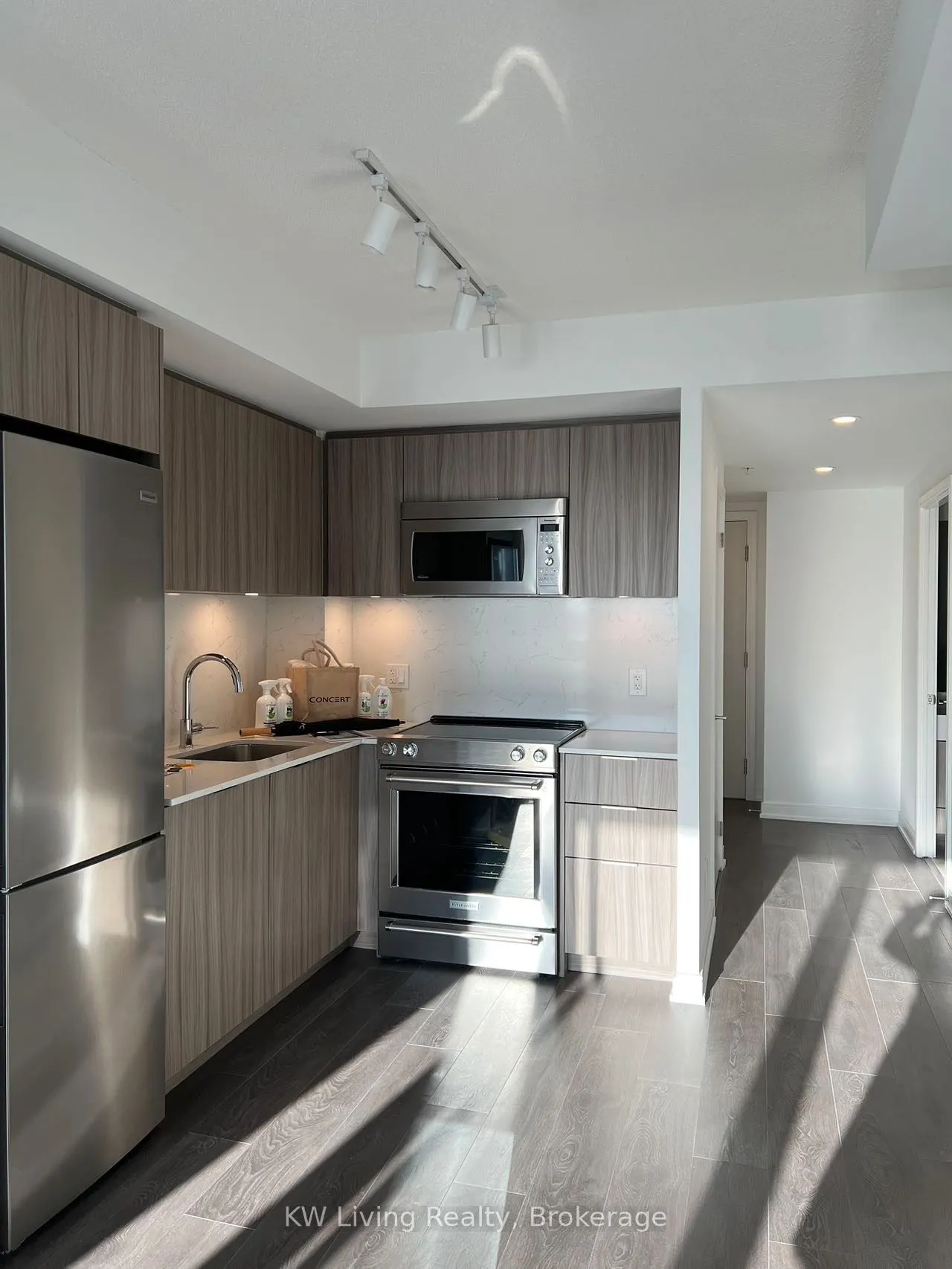 30 Samuel Wood Way, #1901