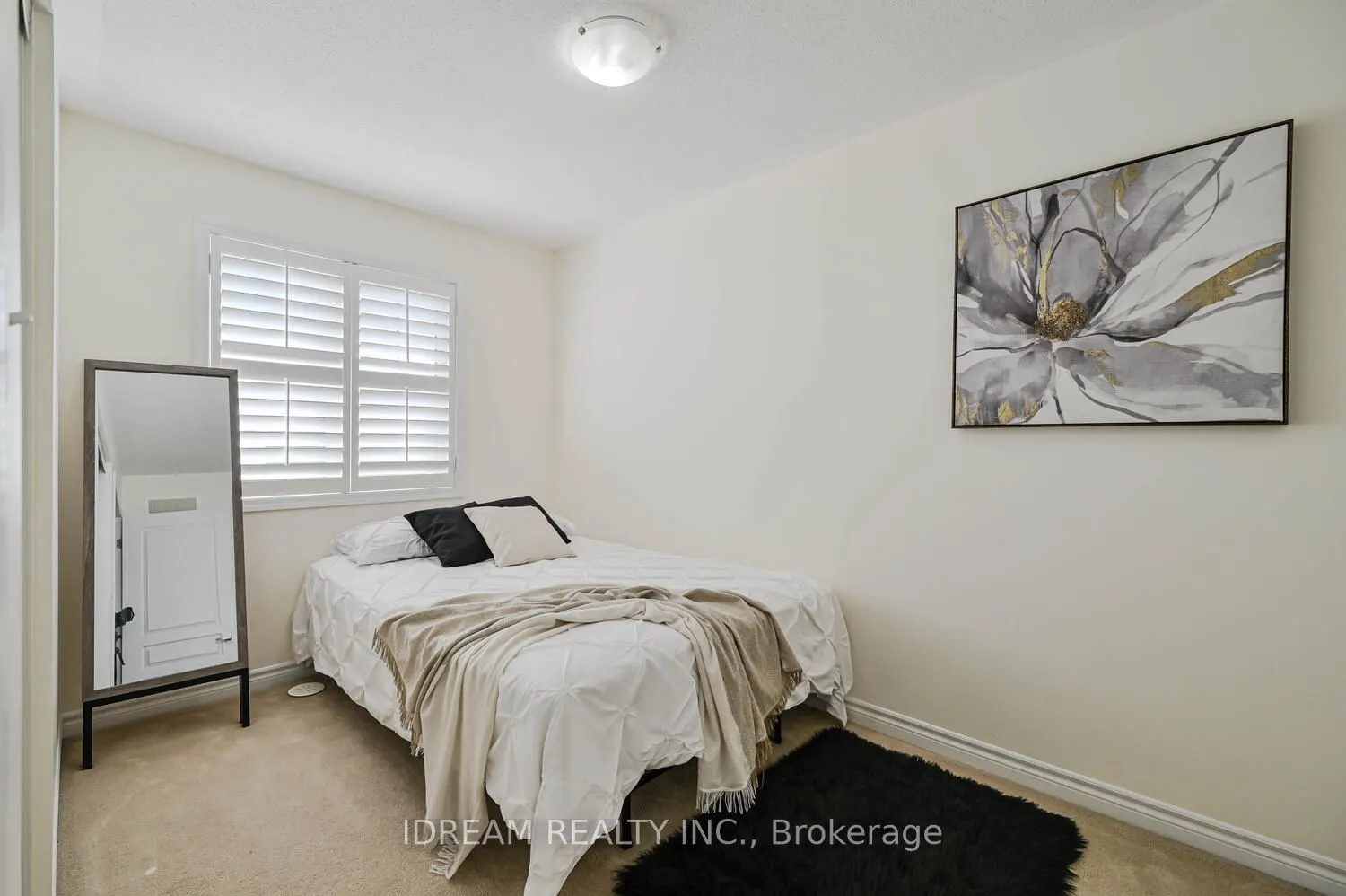 80 Bleasdale Avenue