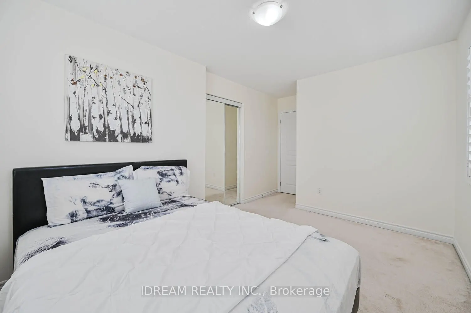 80 Bleasdale Avenue