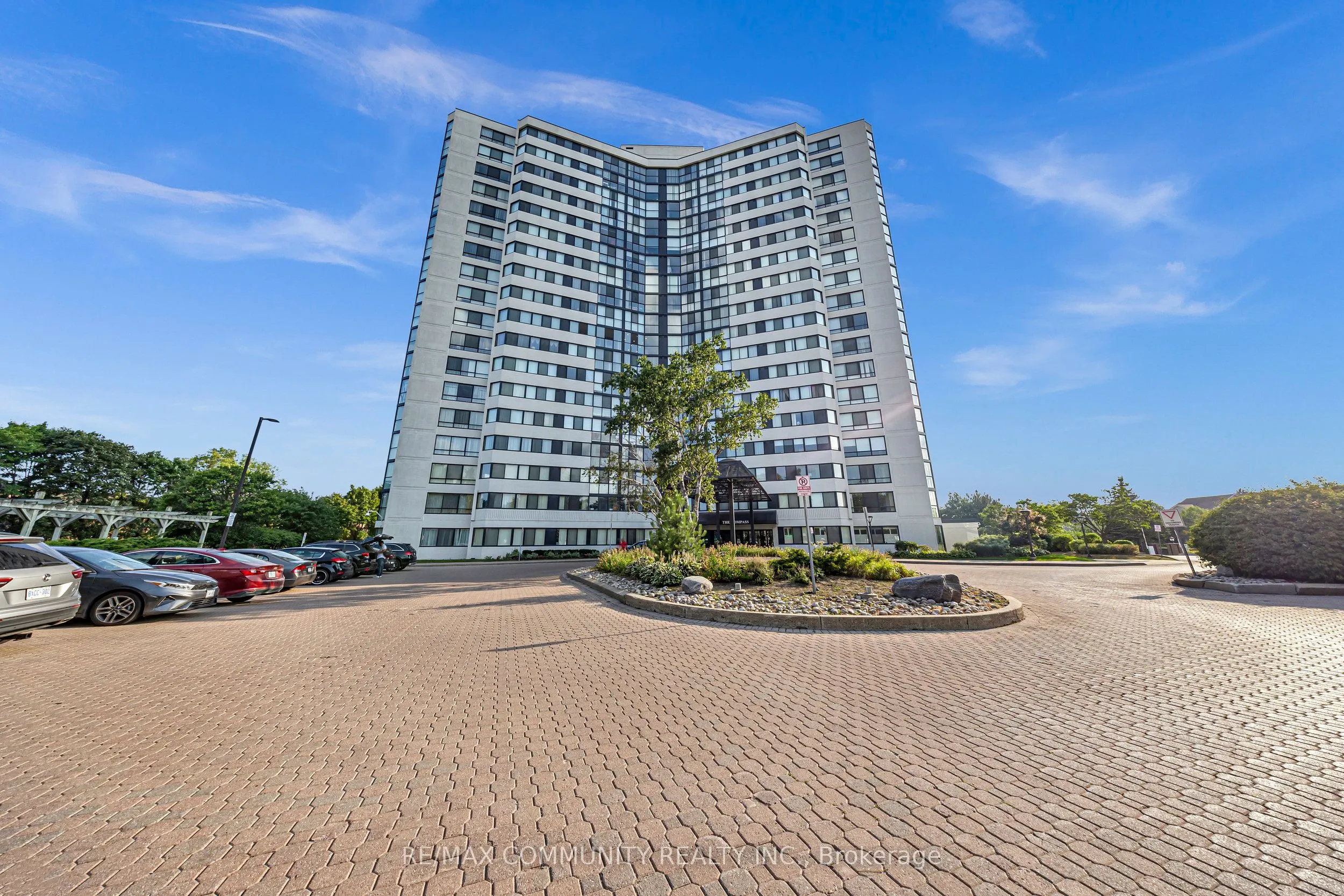 1360 Rathburn Road E, #908