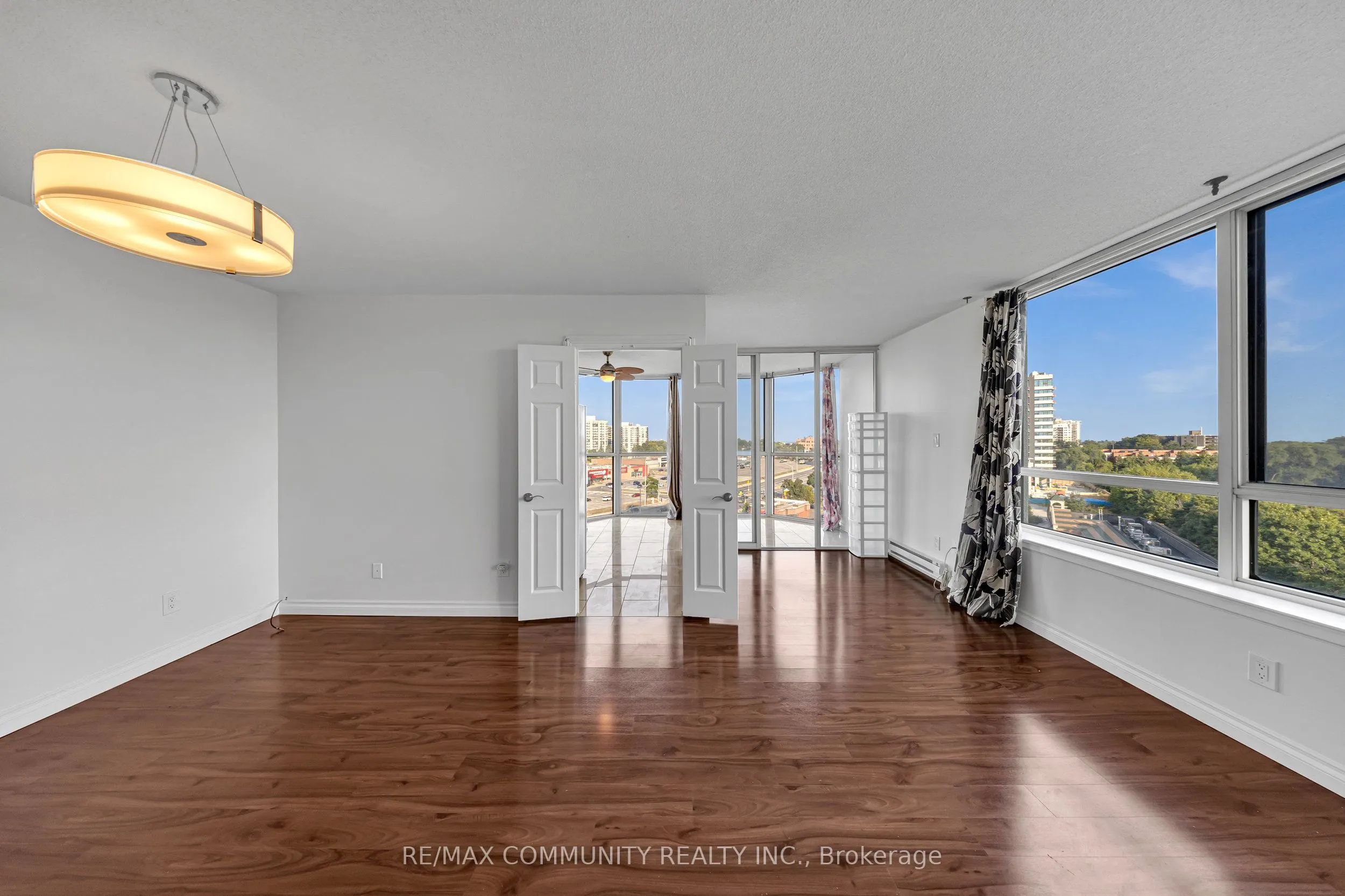 1360 Rathburn Road E, #908