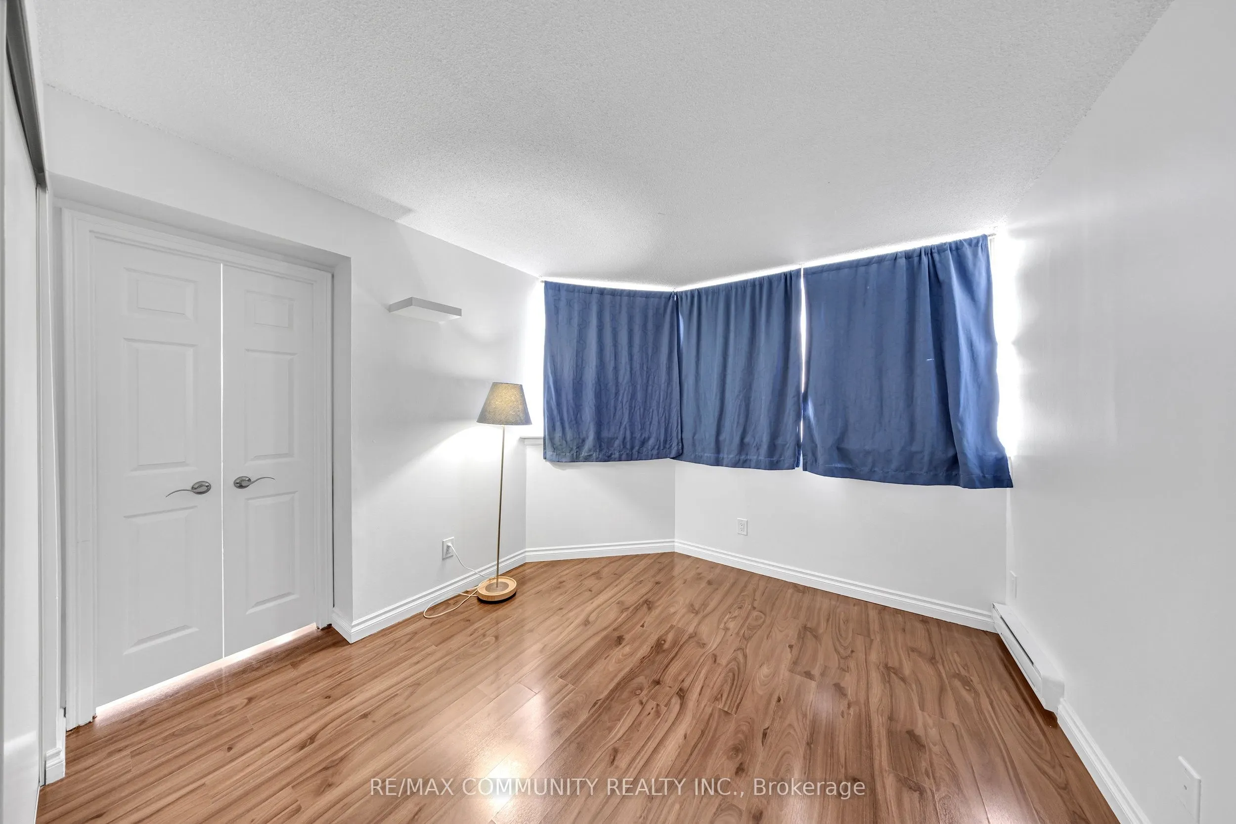 1360 Rathburn Road E, #908