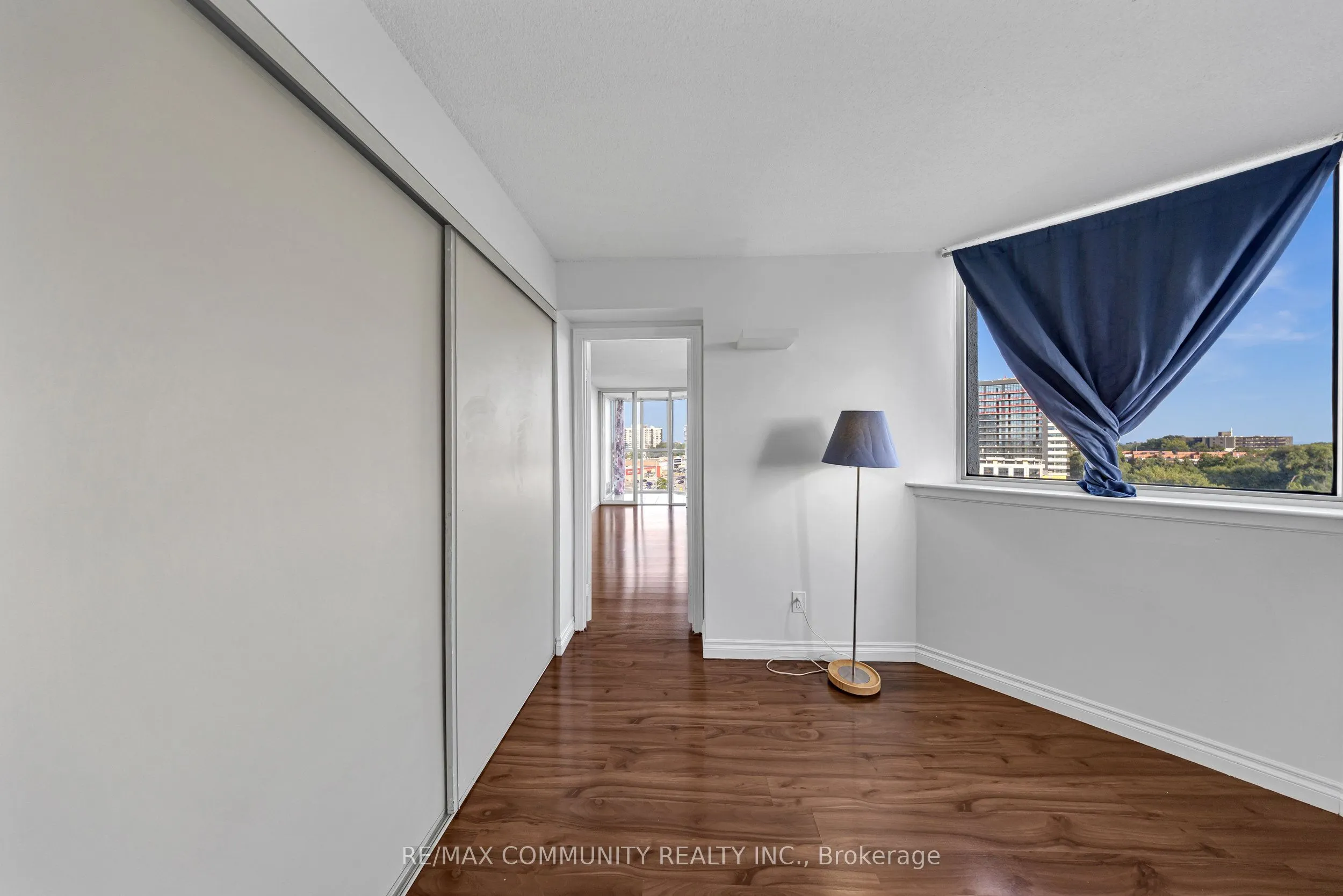 1360 Rathburn Road E, #908
