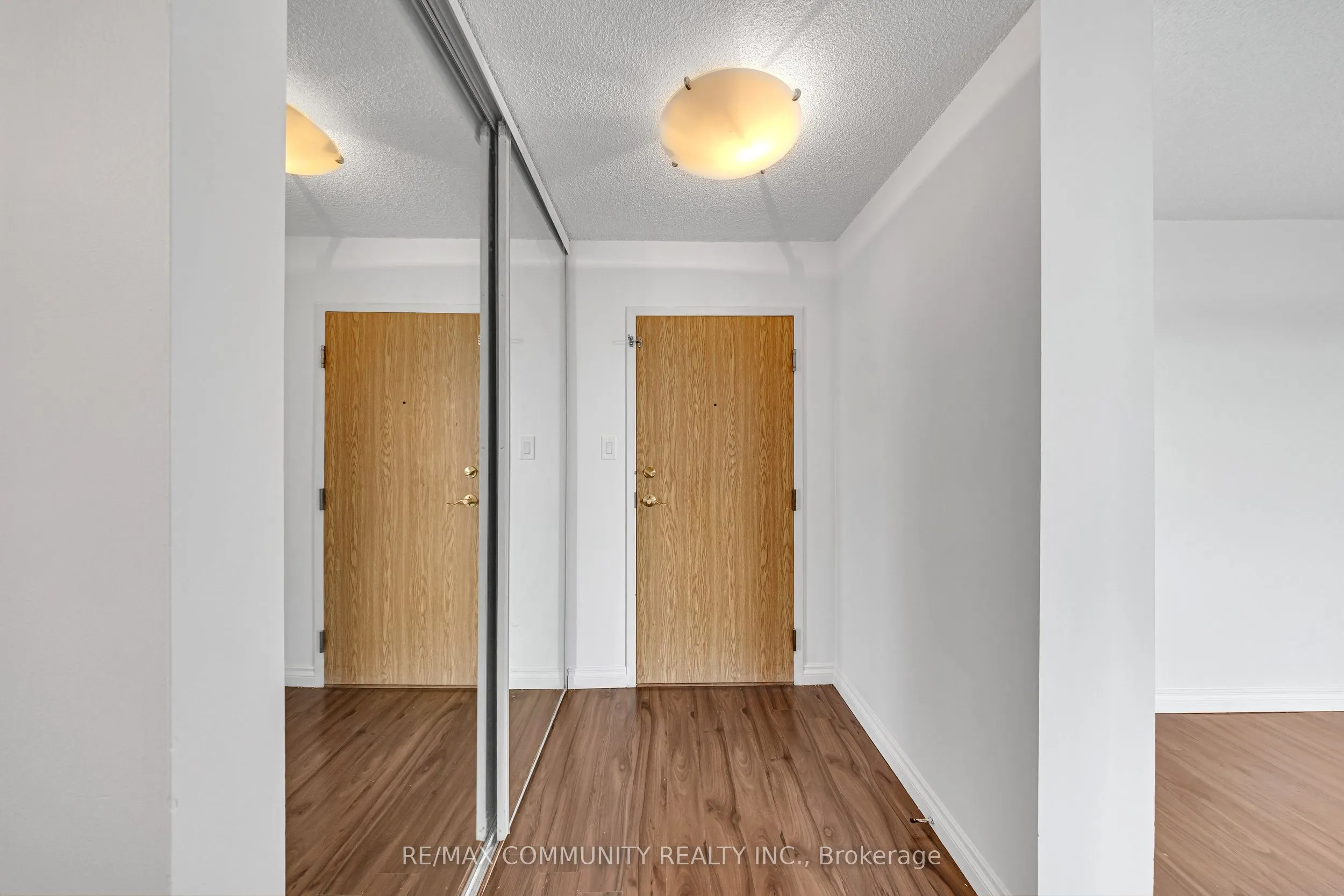 1360 Rathburn Road E, #908