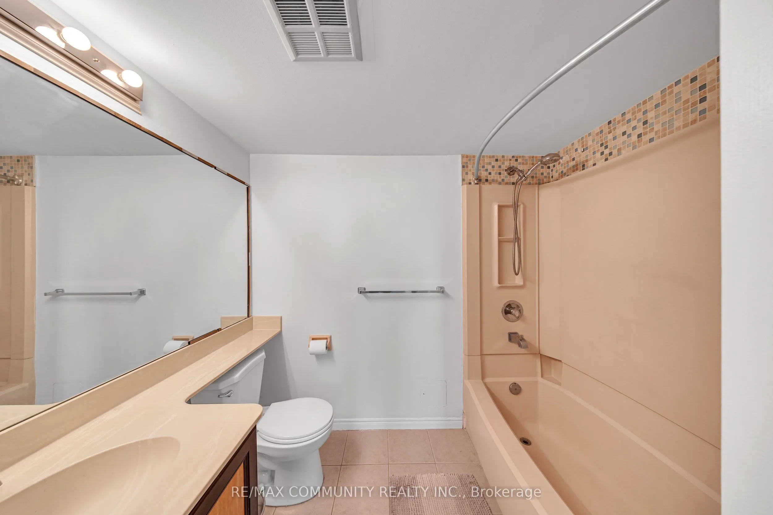 1360 Rathburn Road E, #908