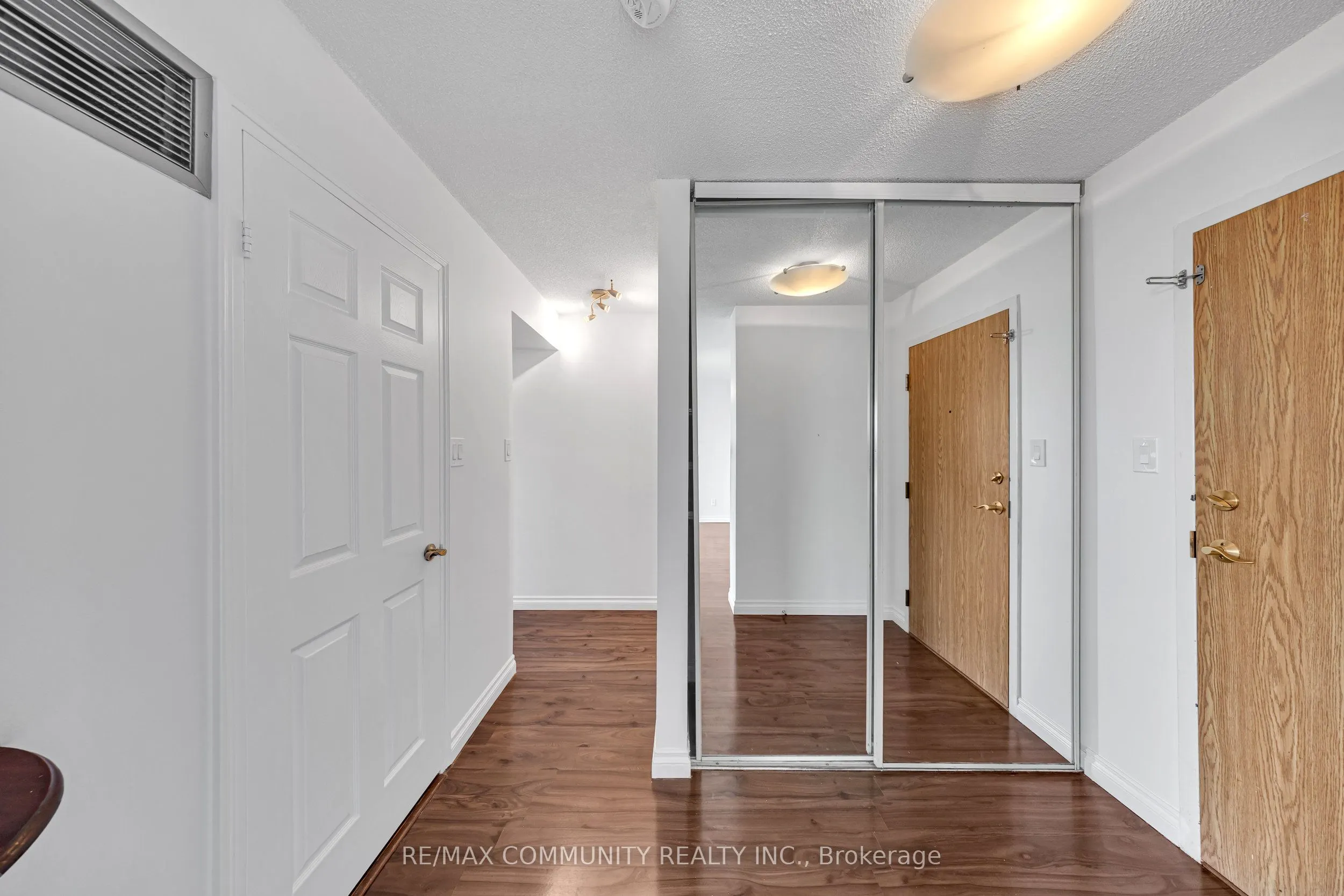1360 Rathburn Road E, #908