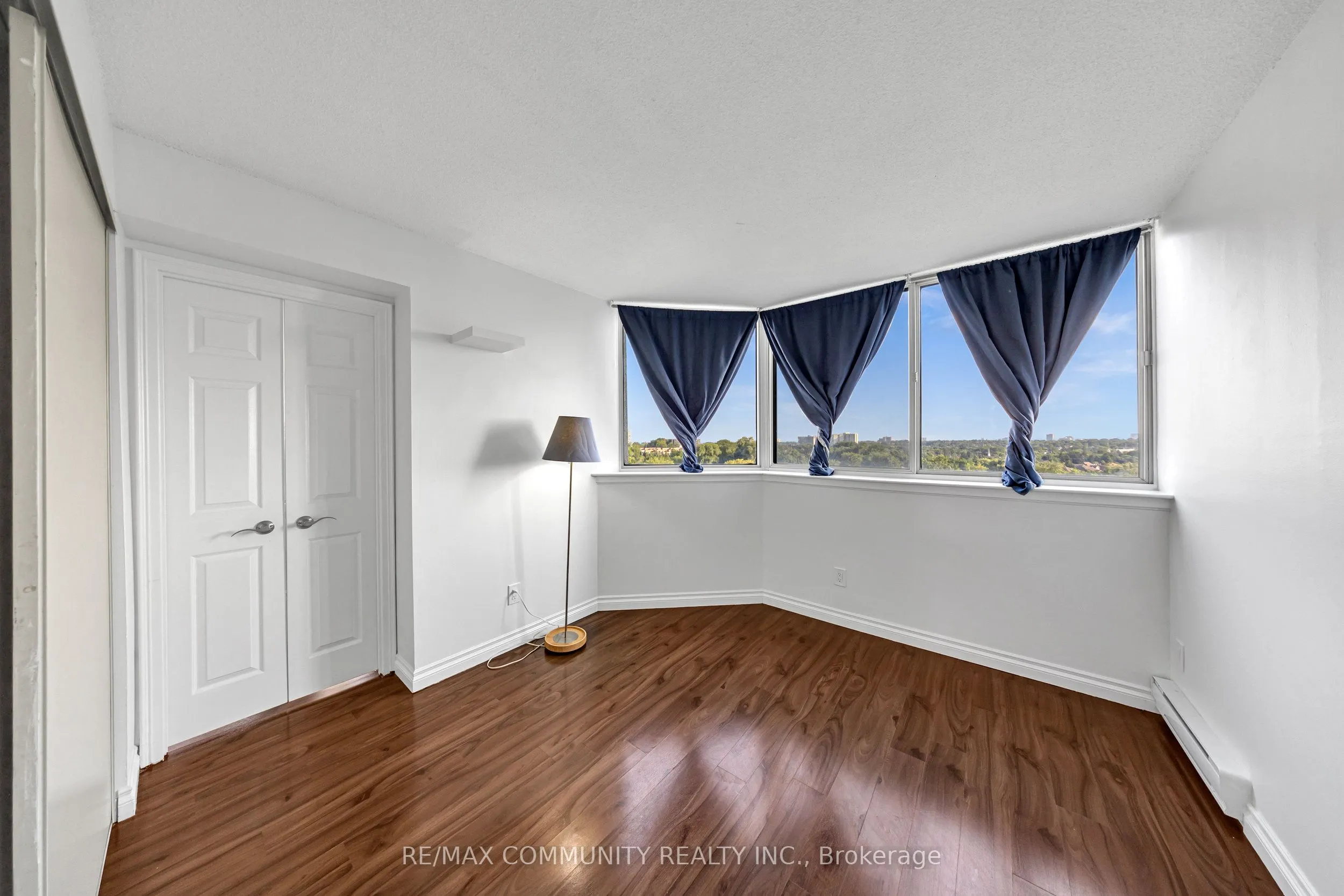 1360 Rathburn Road E, #908