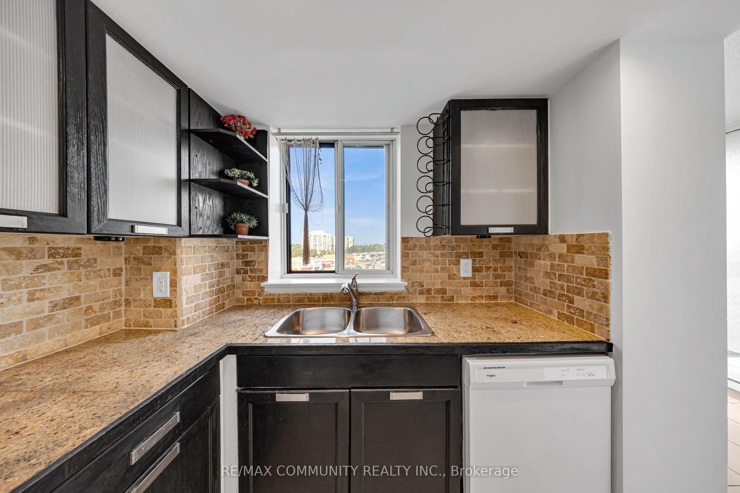 1360 Rathburn Road E, #908