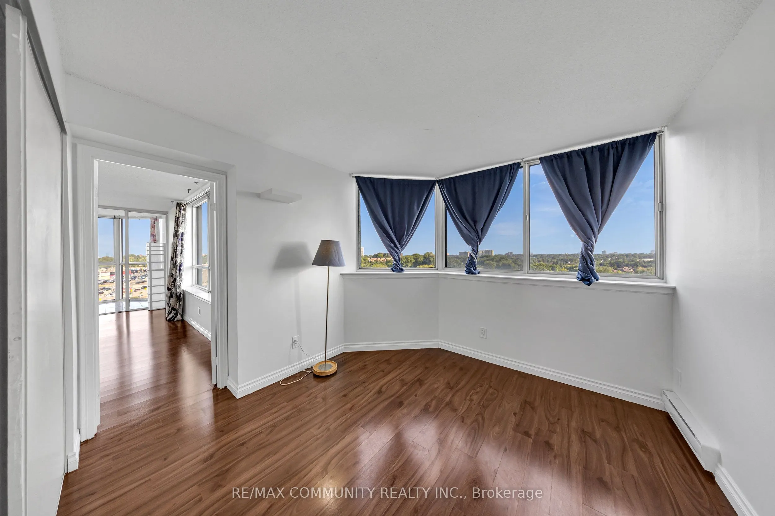 1360 Rathburn Road E, #908