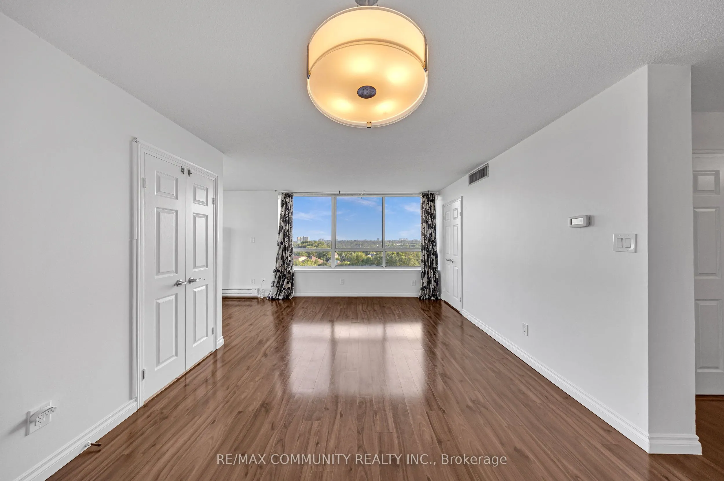 1360 Rathburn Road E, #908