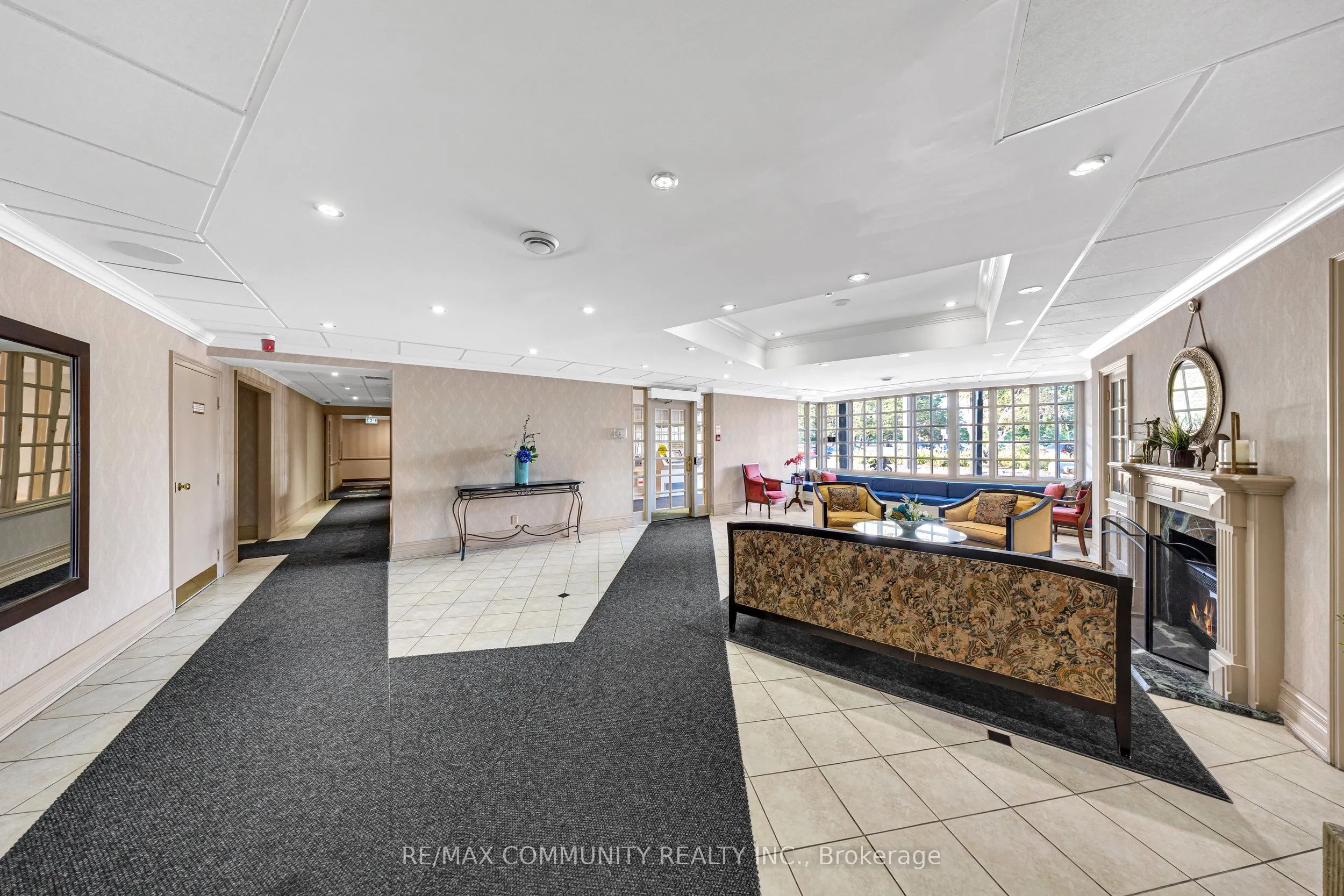 1360 Rathburn Road E, #908