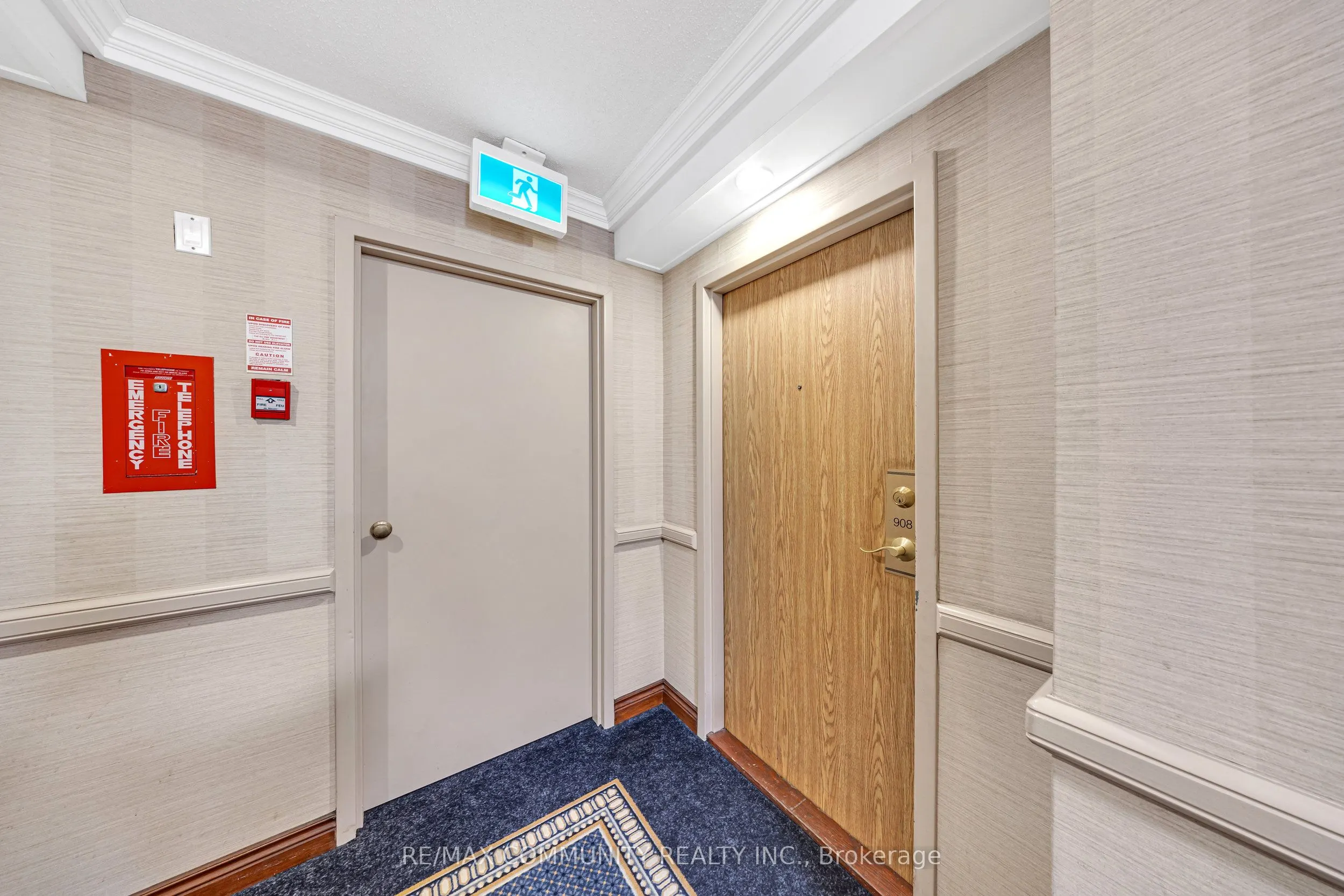 1360 Rathburn Road E, #908
