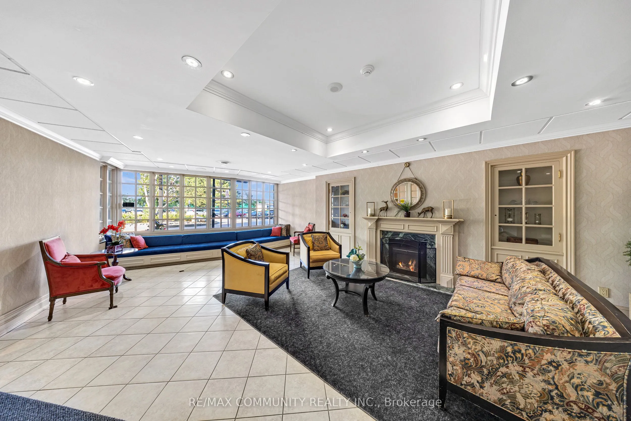 1360 Rathburn Road E, #908