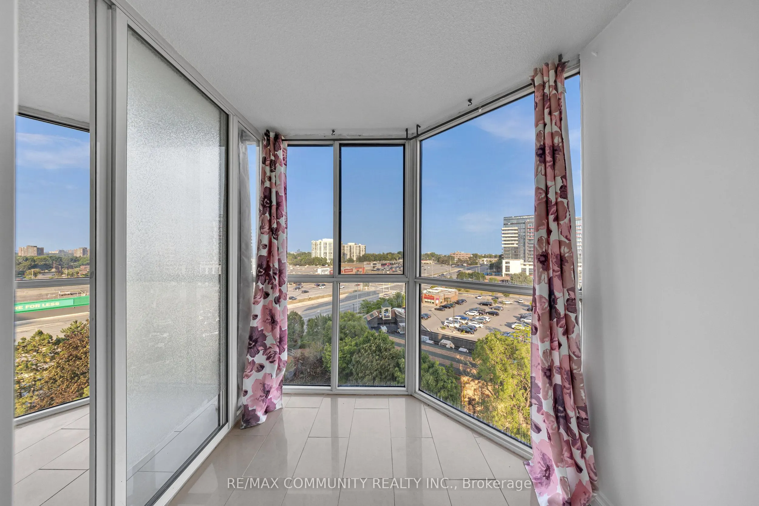 1360 Rathburn Road E, #908