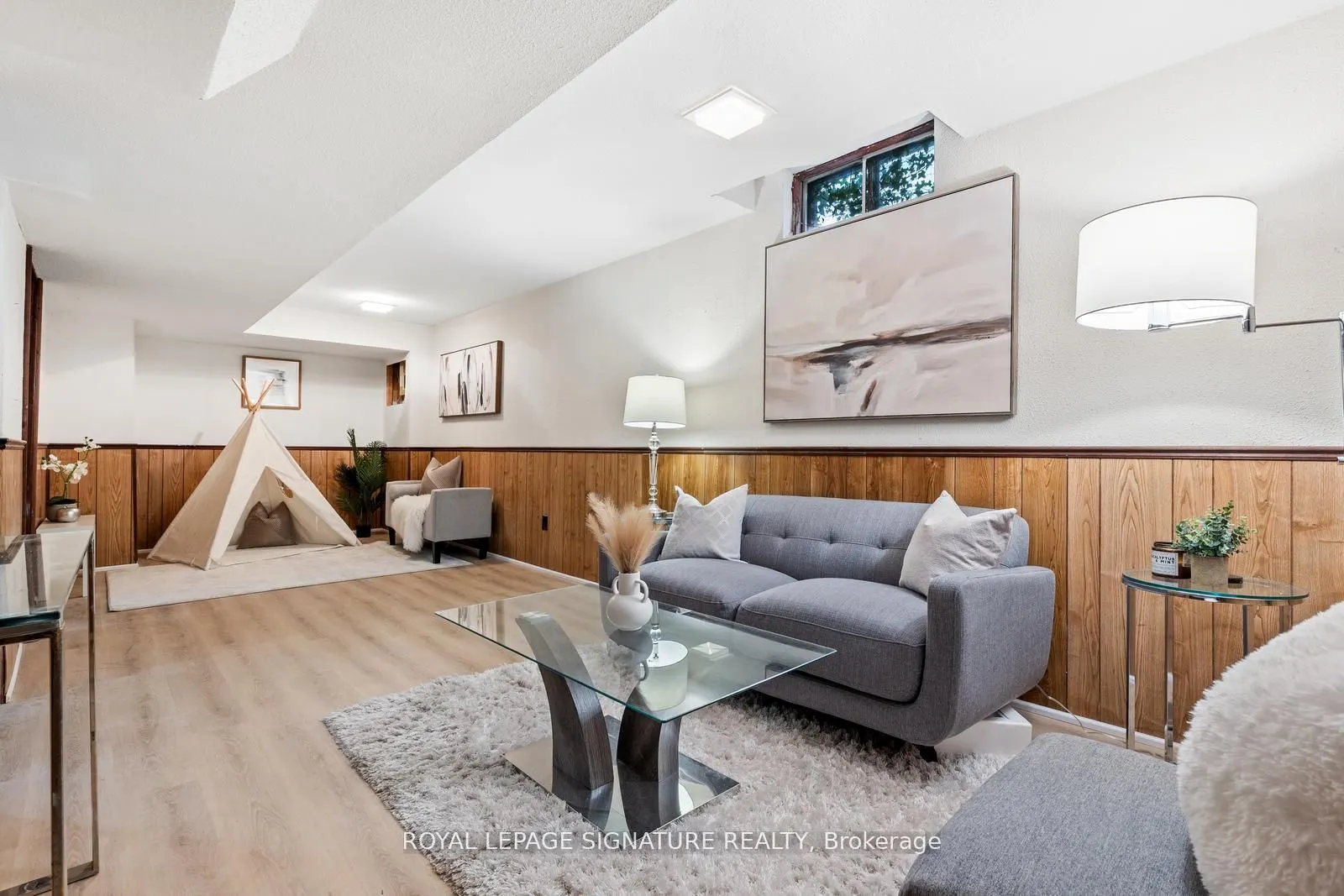 6441 Colebrook Crescent