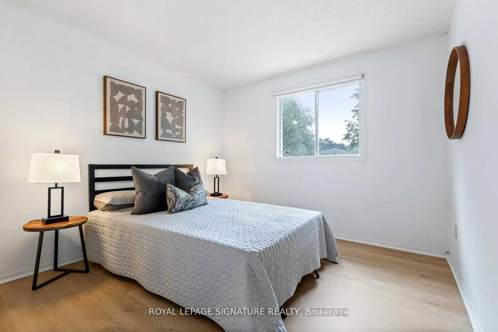 6441 Colebrook Crescent