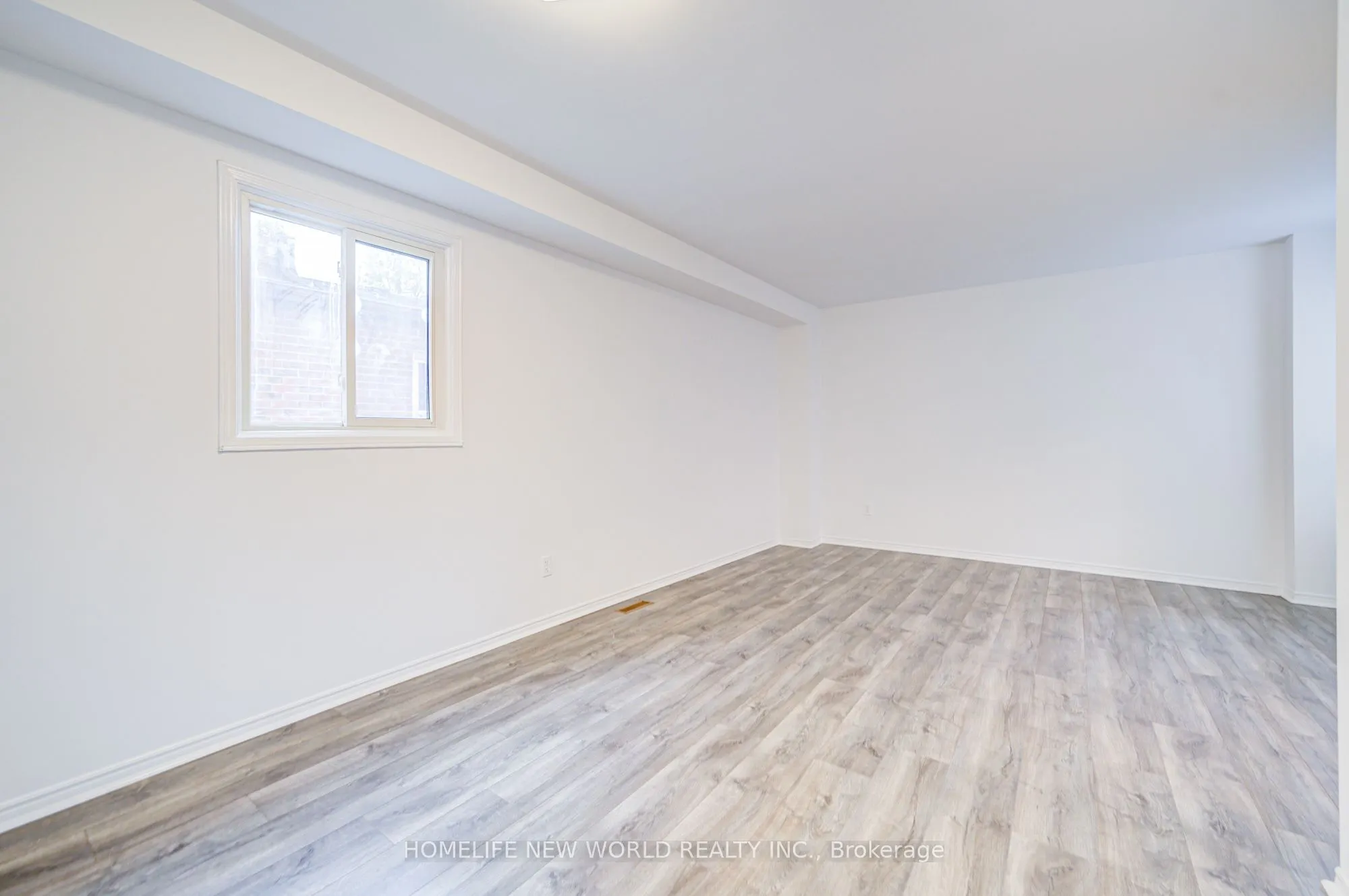 3296 Pilcom Crescent