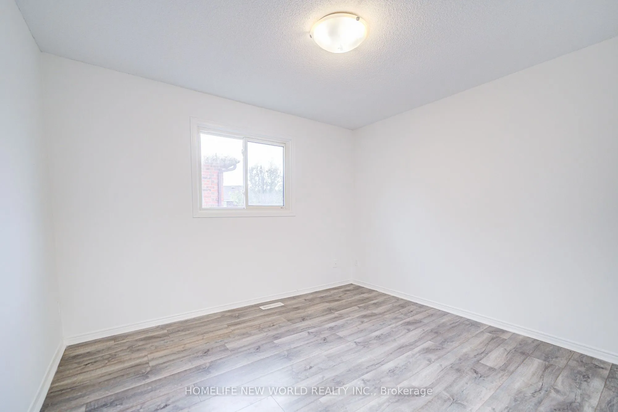 3296 Pilcom Crescent