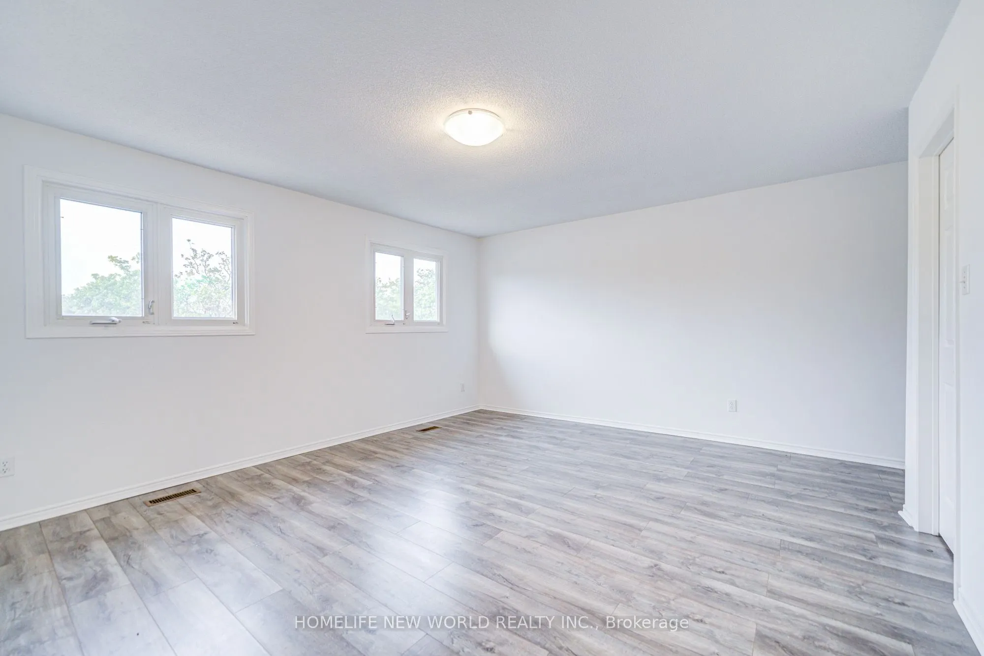 3296 Pilcom Crescent