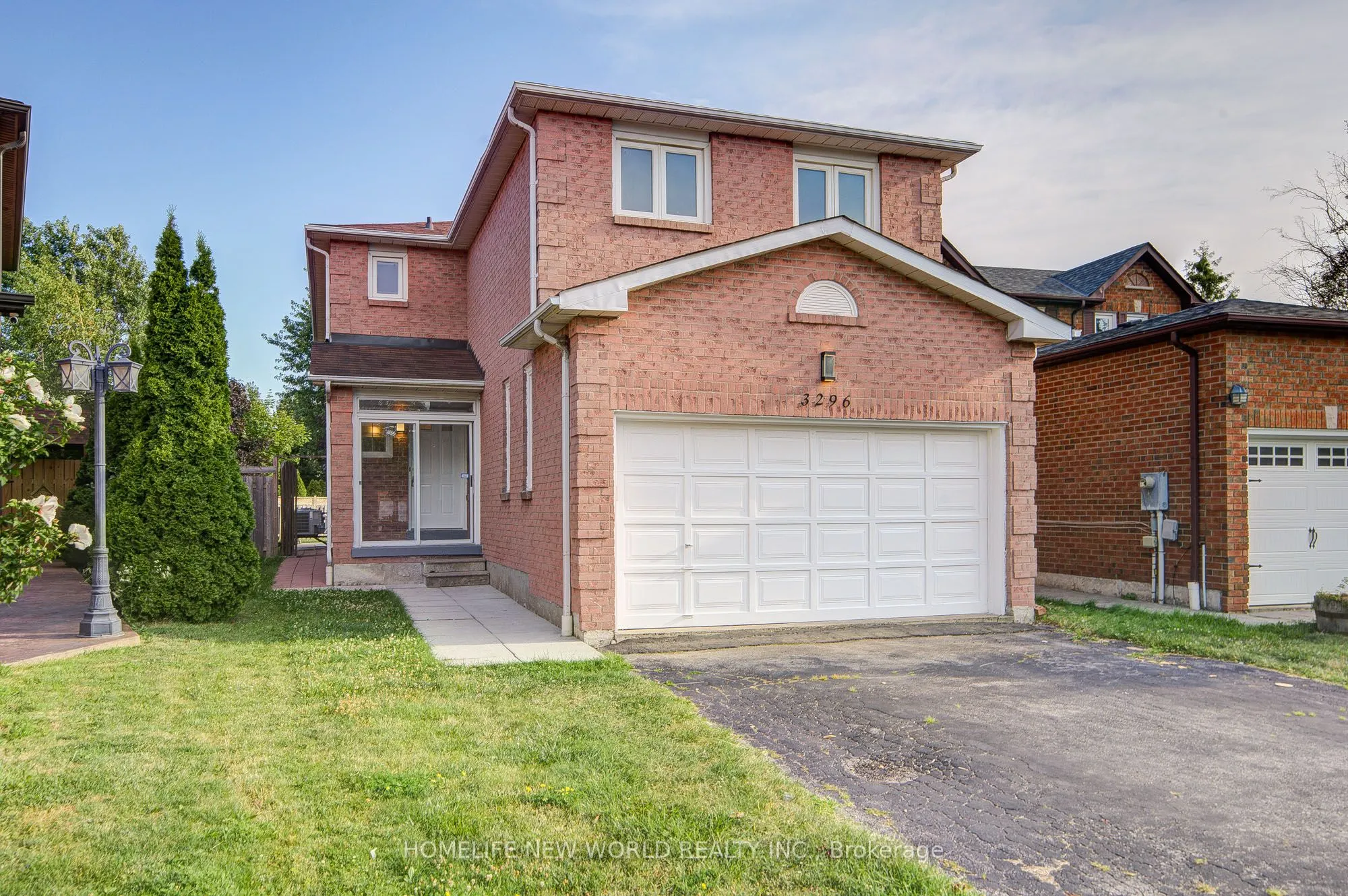 3296 Pilcom Crescent