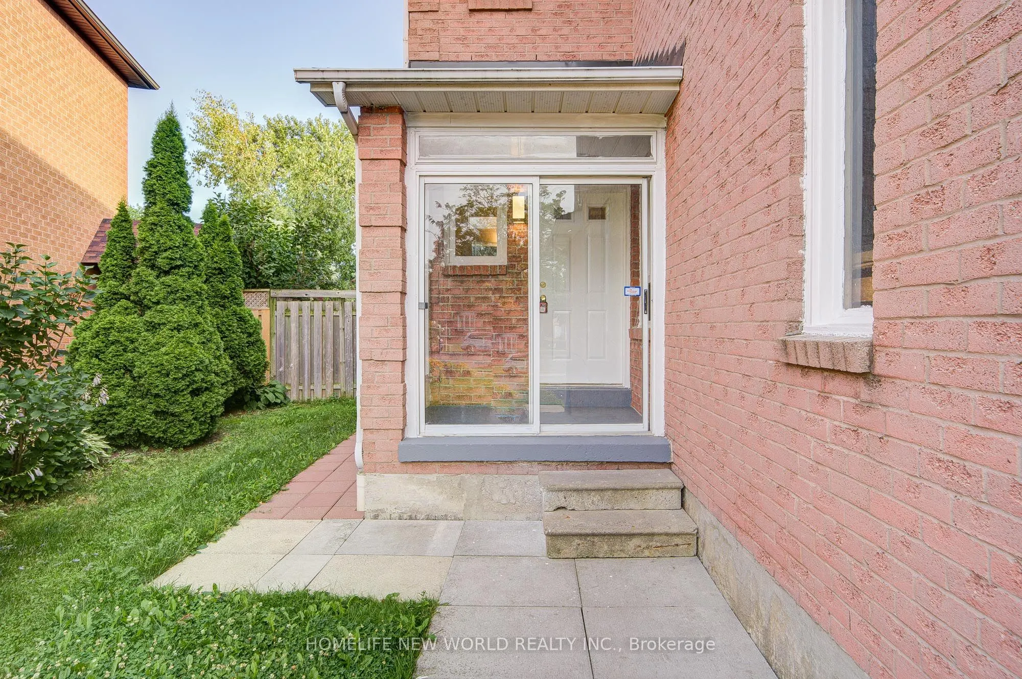 3296 Pilcom Crescent