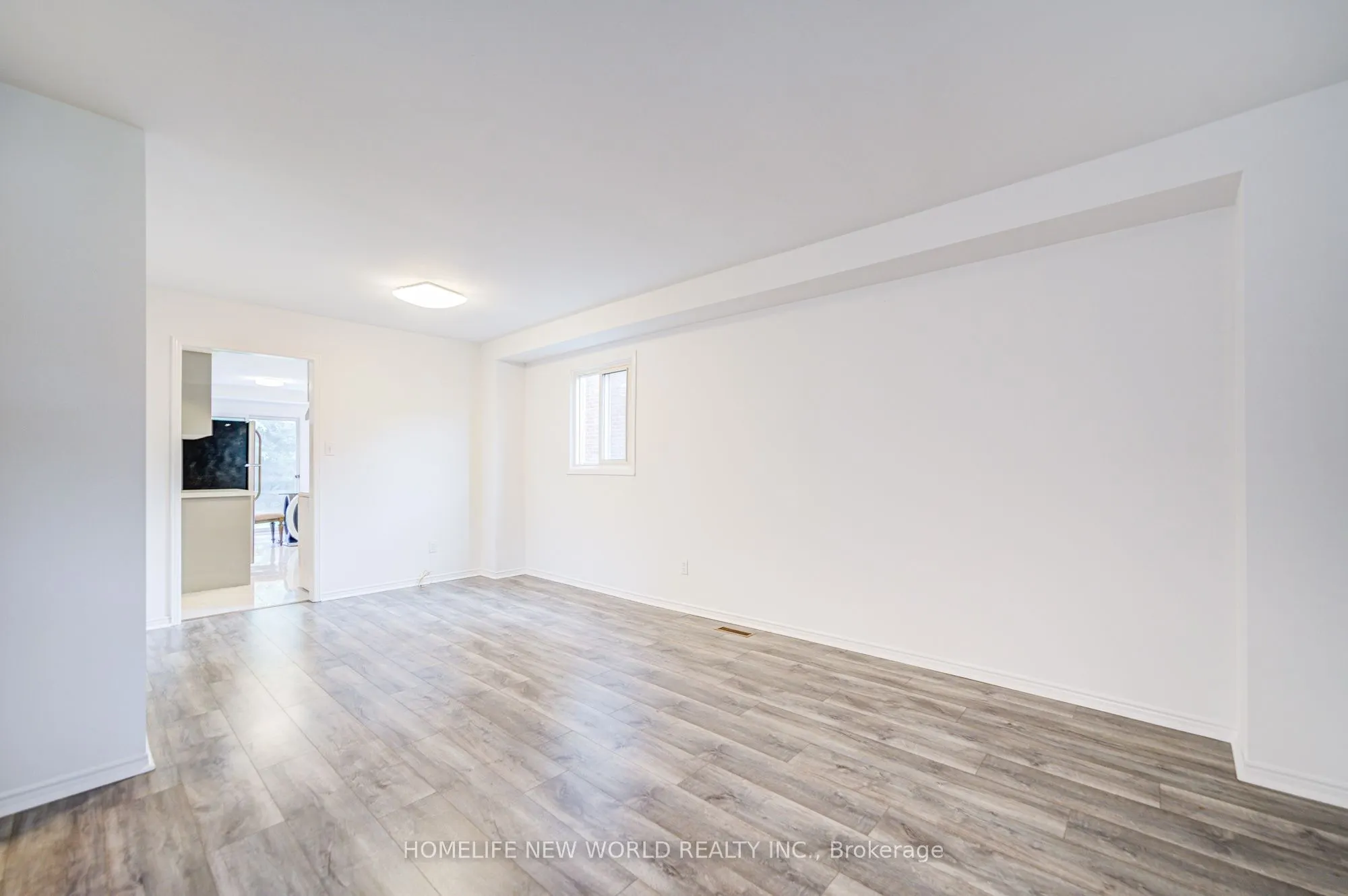 3296 Pilcom Crescent