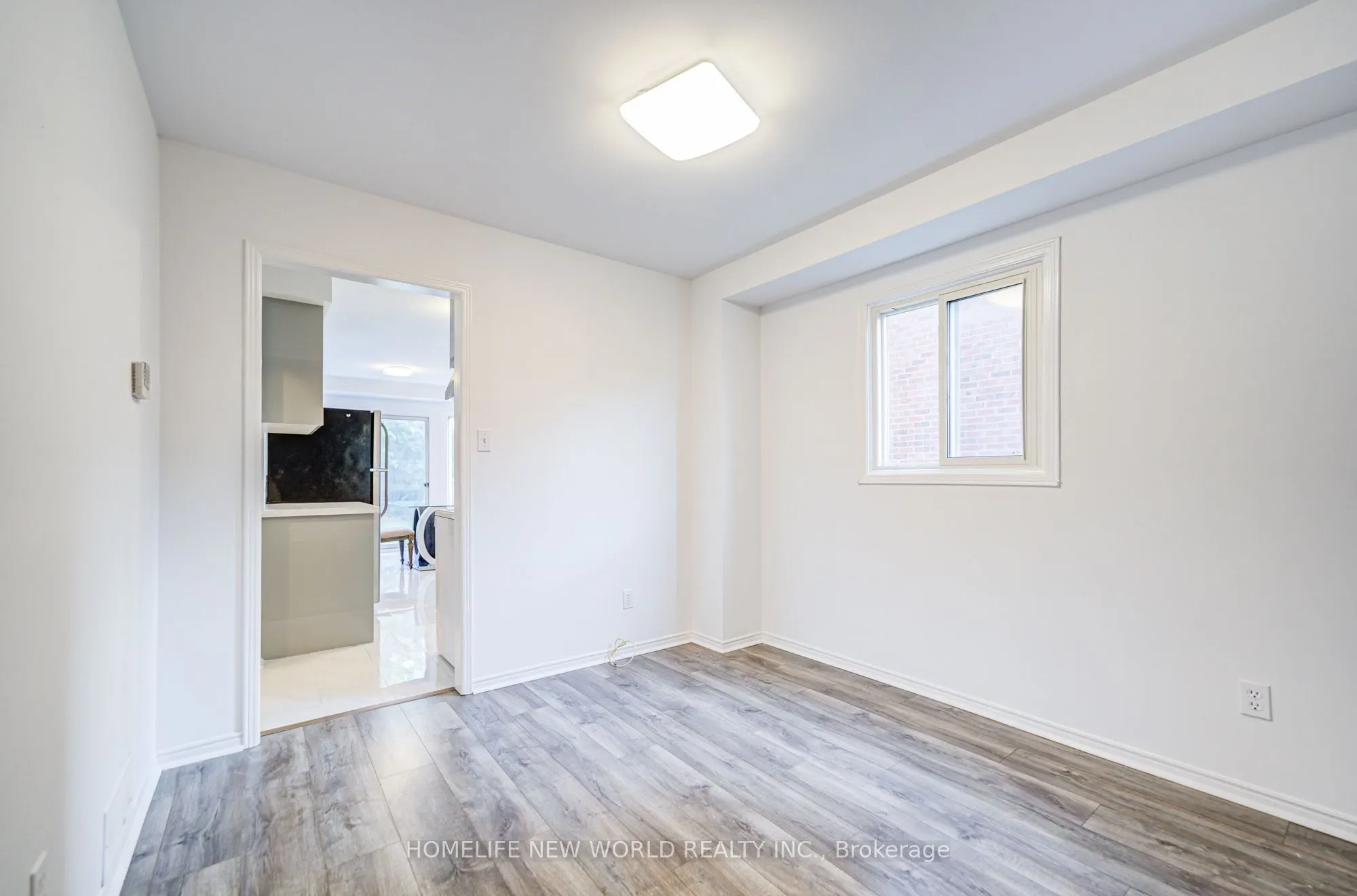 3296 Pilcom Crescent
