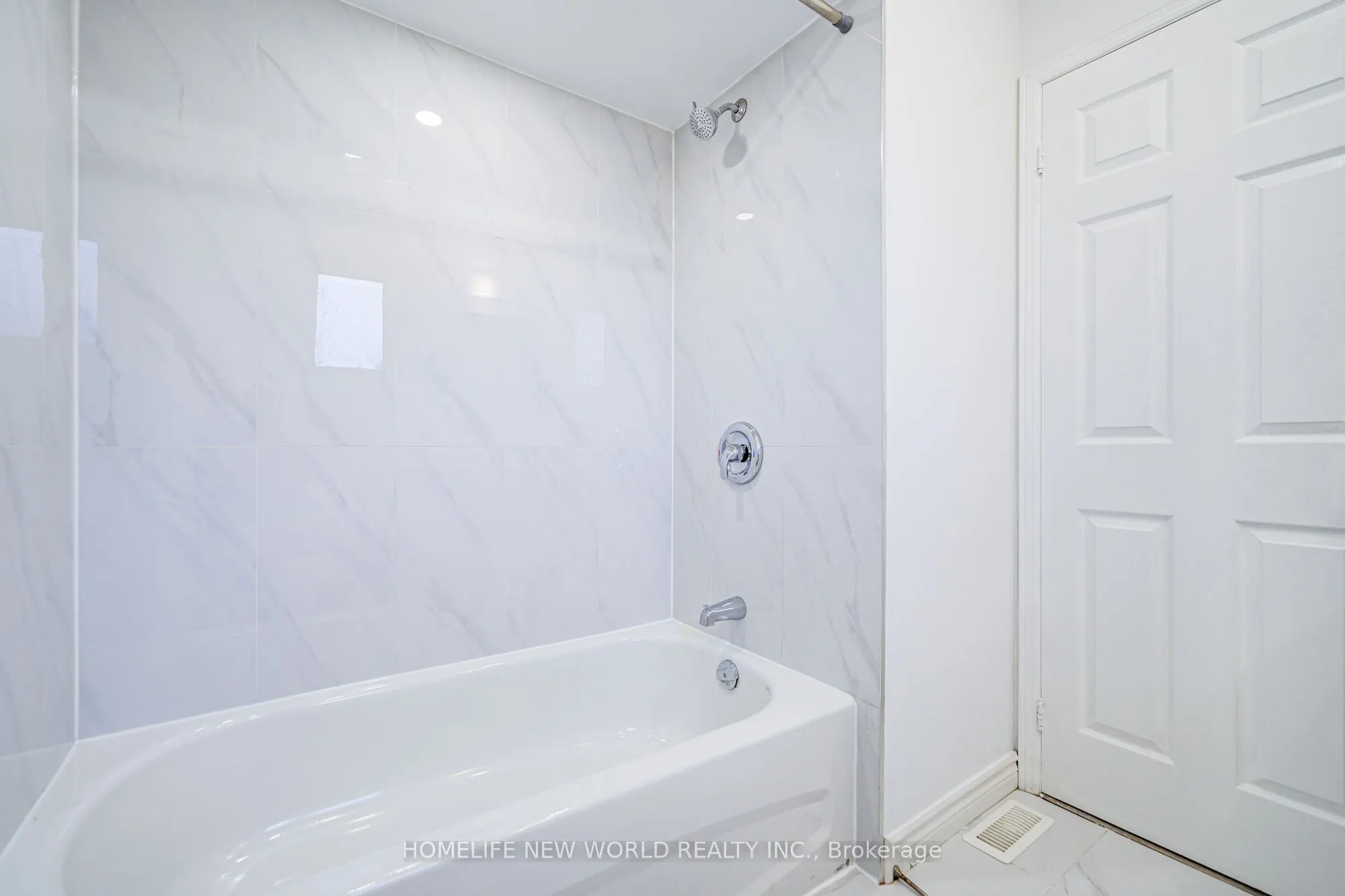 3296 Pilcom Crescent