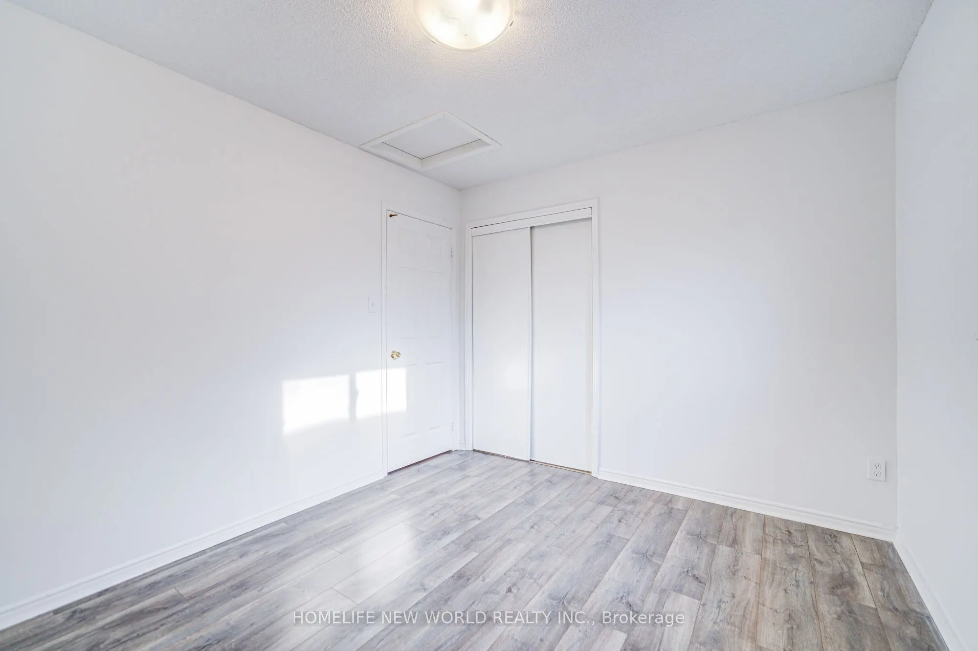 3296 Pilcom Crescent