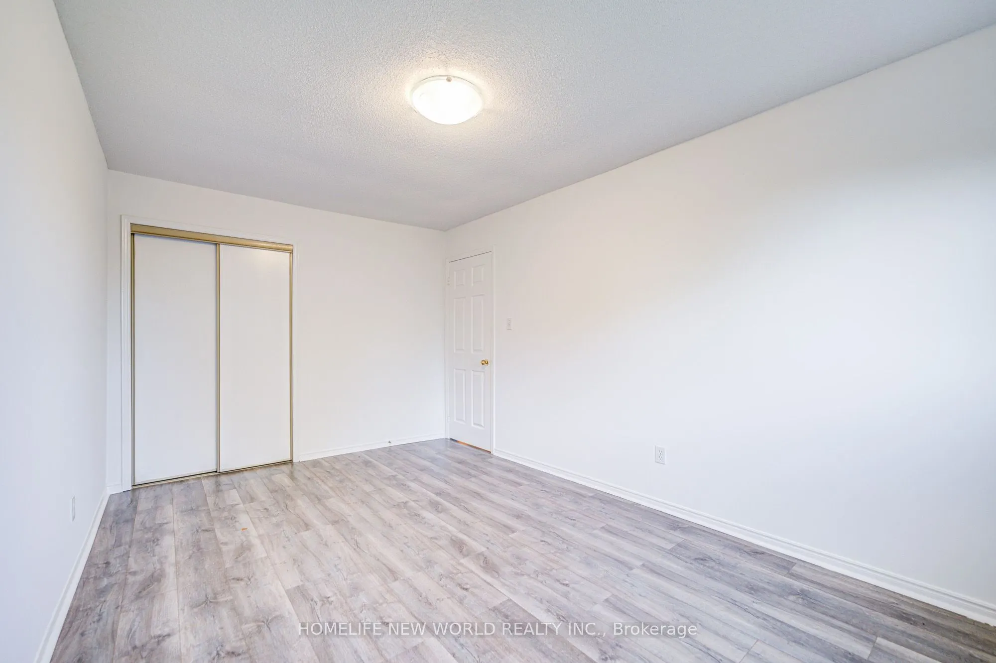 3296 Pilcom Crescent
