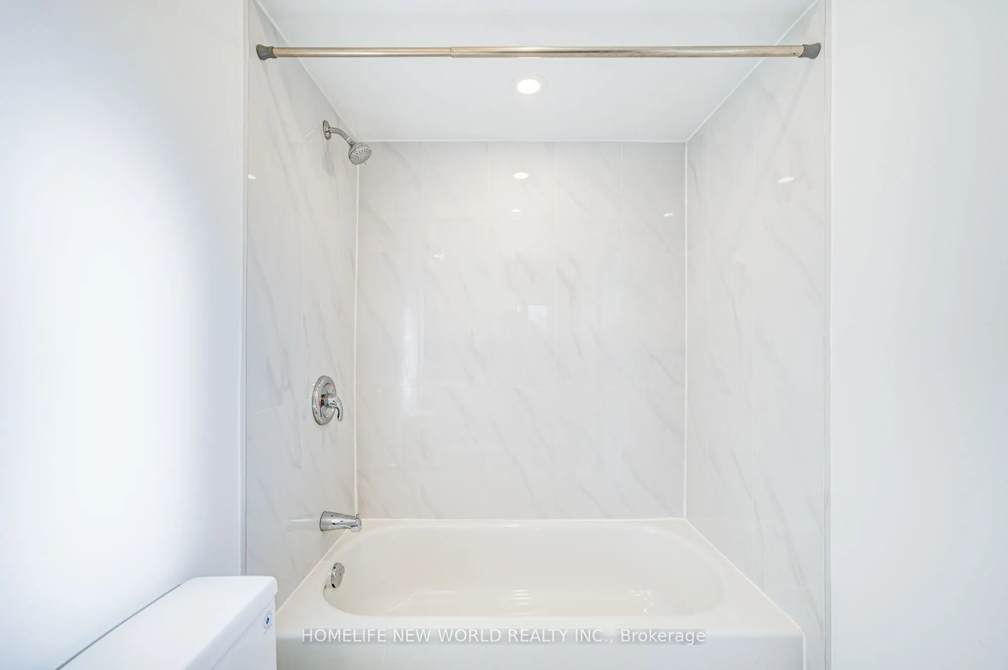 3296 Pilcom Crescent