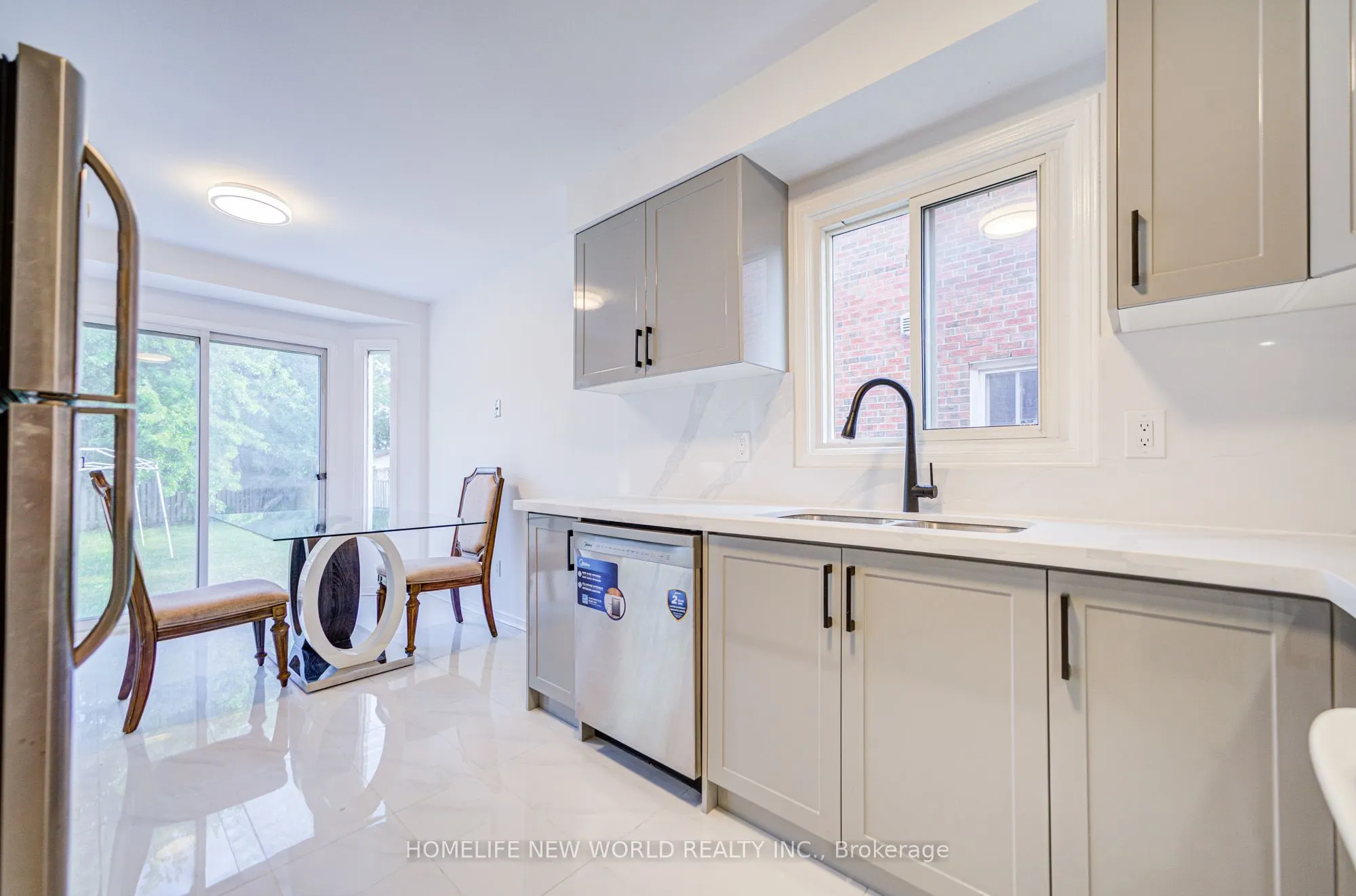 3296 Pilcom Crescent