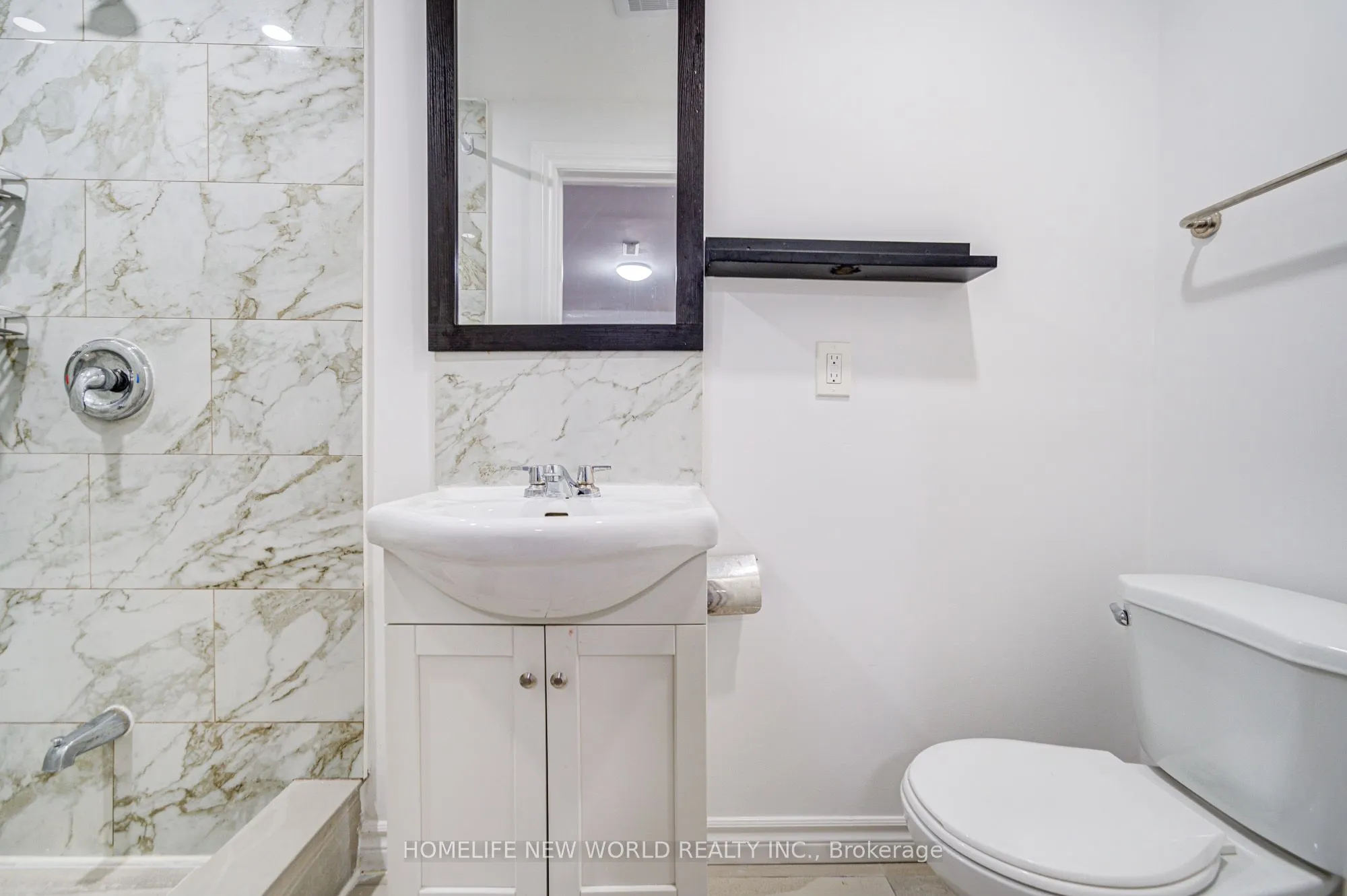 3296 Pilcom Crescent