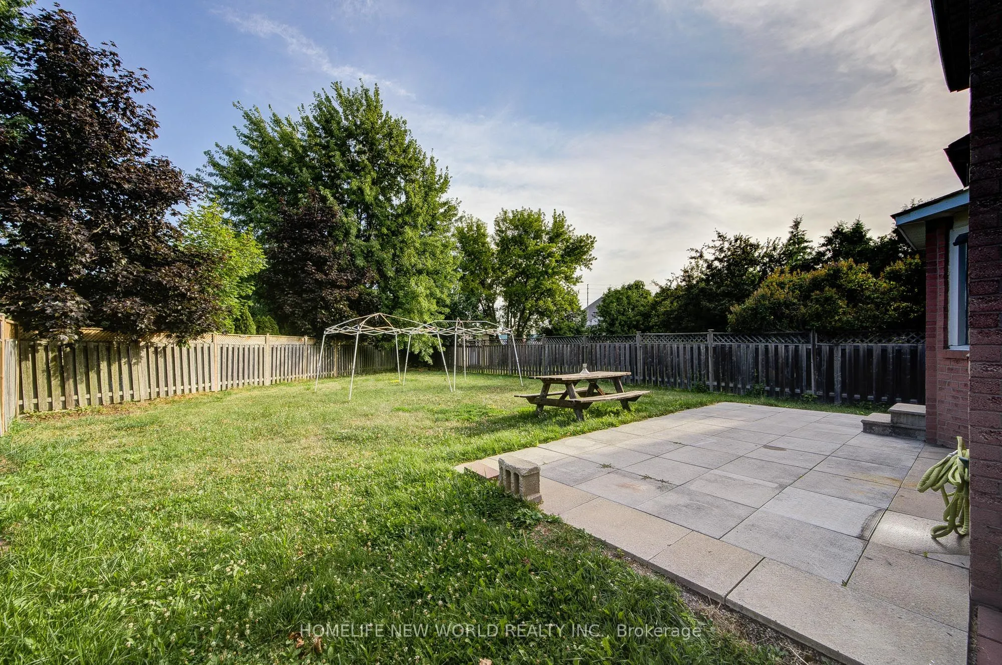 3296 Pilcom Crescent