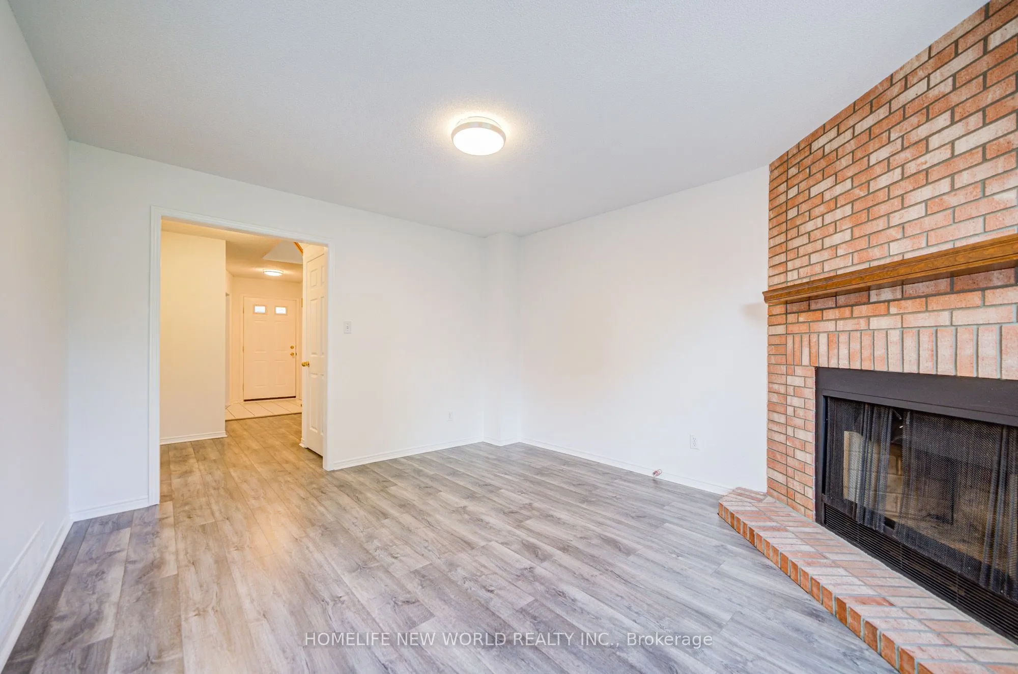 3296 Pilcom Crescent