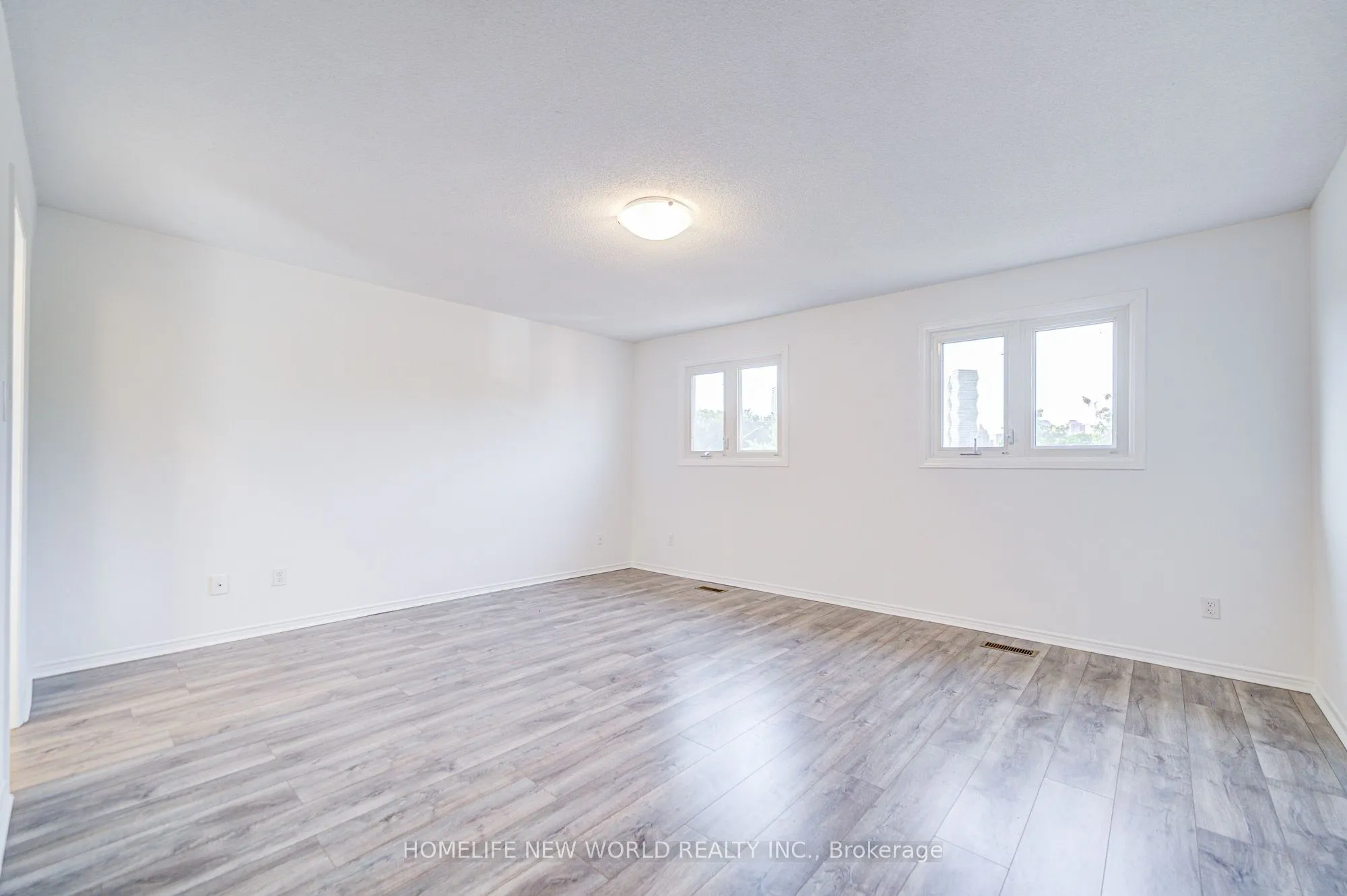 3296 Pilcom Crescent