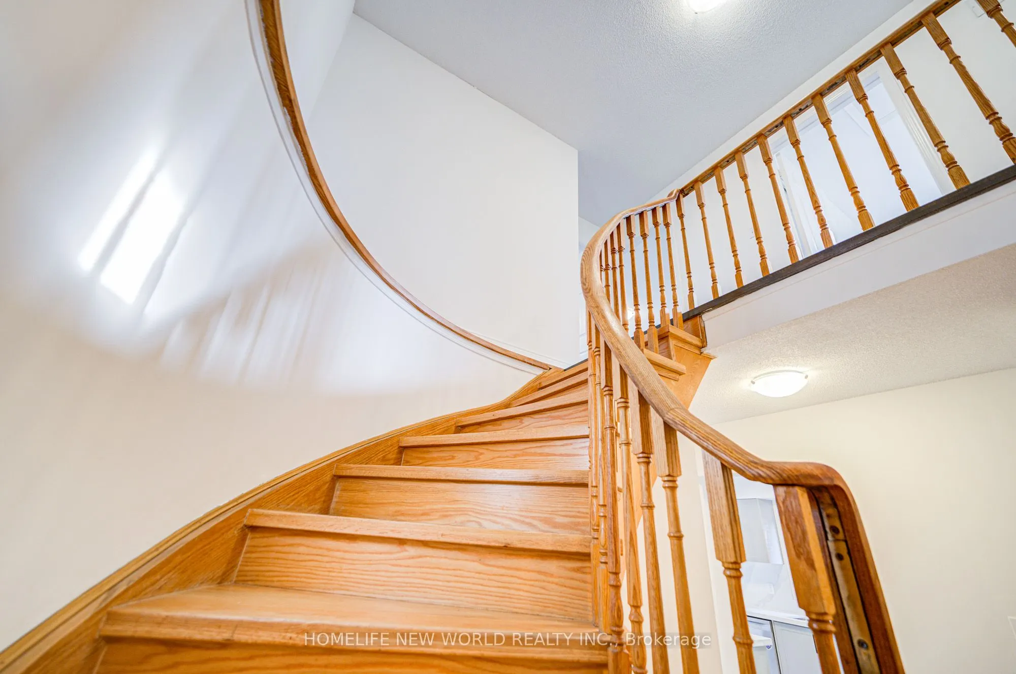 3296 Pilcom Crescent