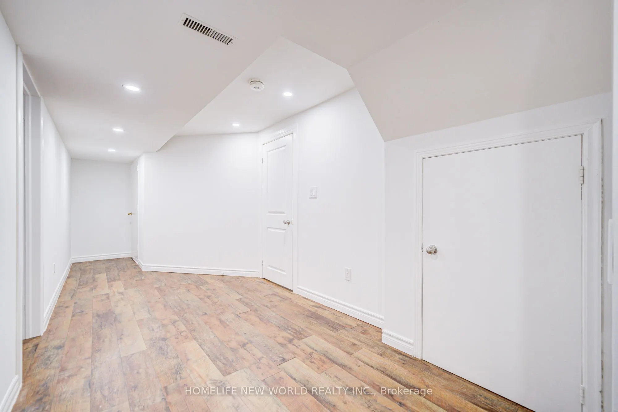 3296 Pilcom Crescent