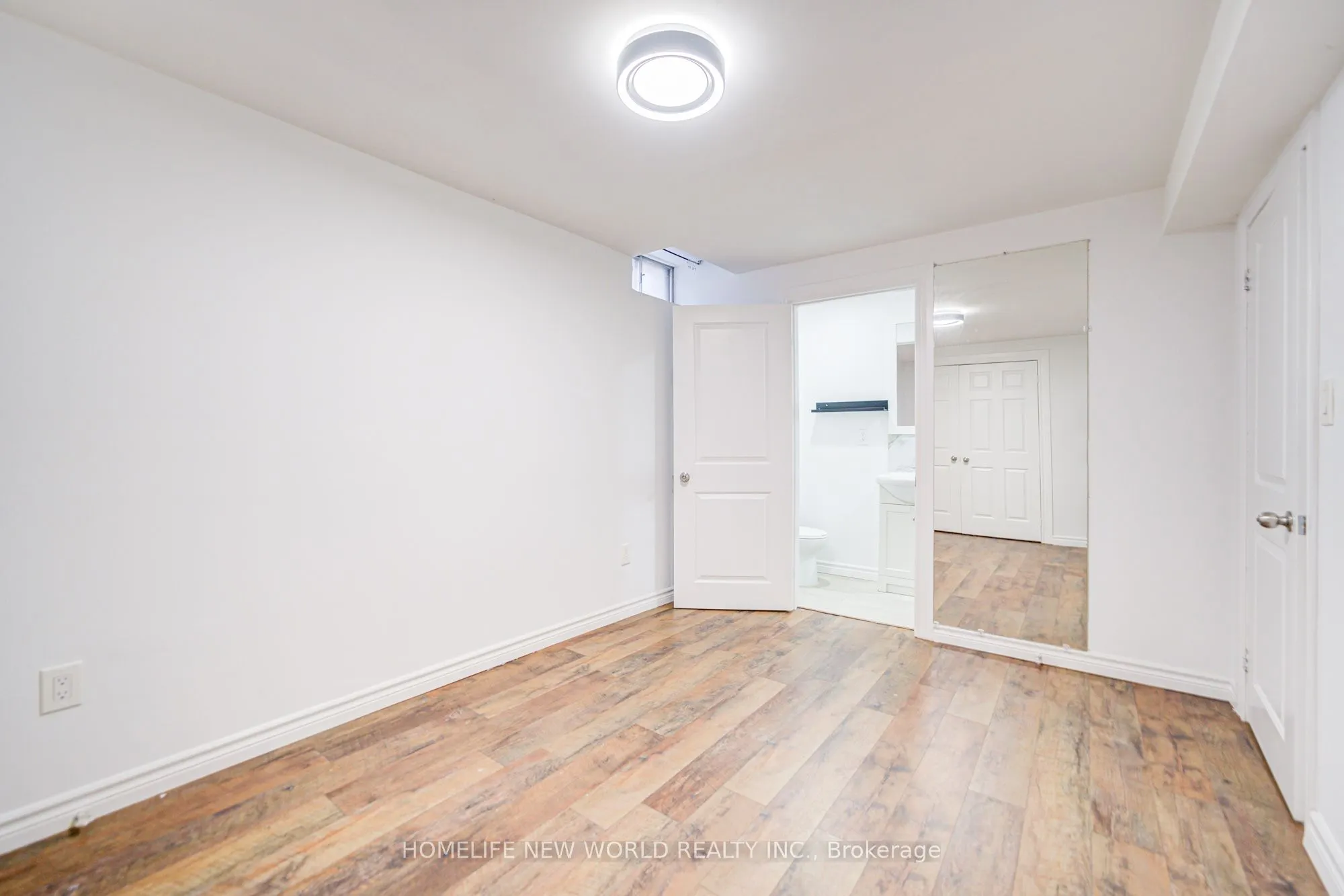 3296 Pilcom Crescent