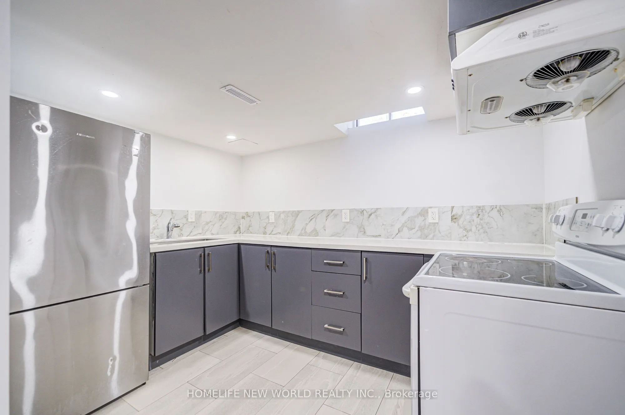 3296 Pilcom Crescent