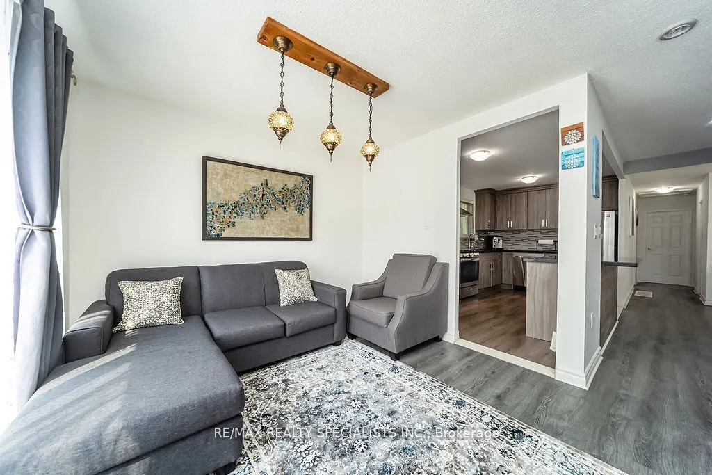 6 Griselda Court