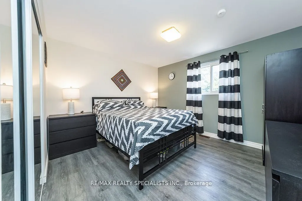 6 Griselda Court