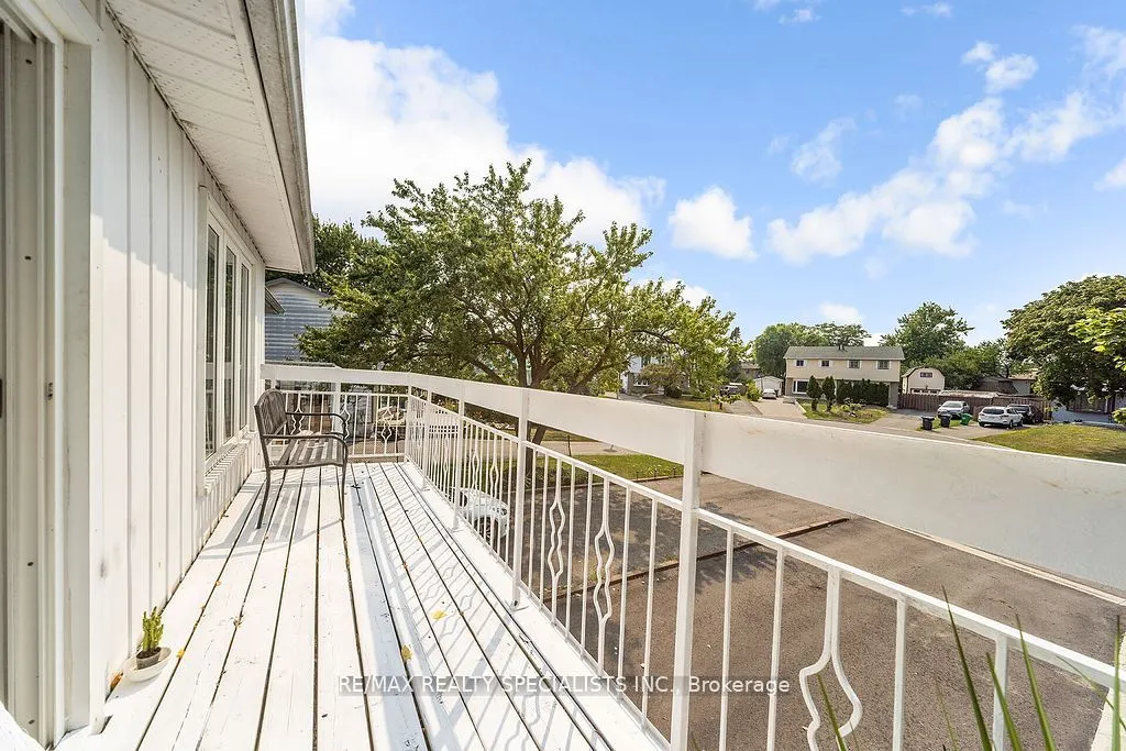 6 Griselda Court