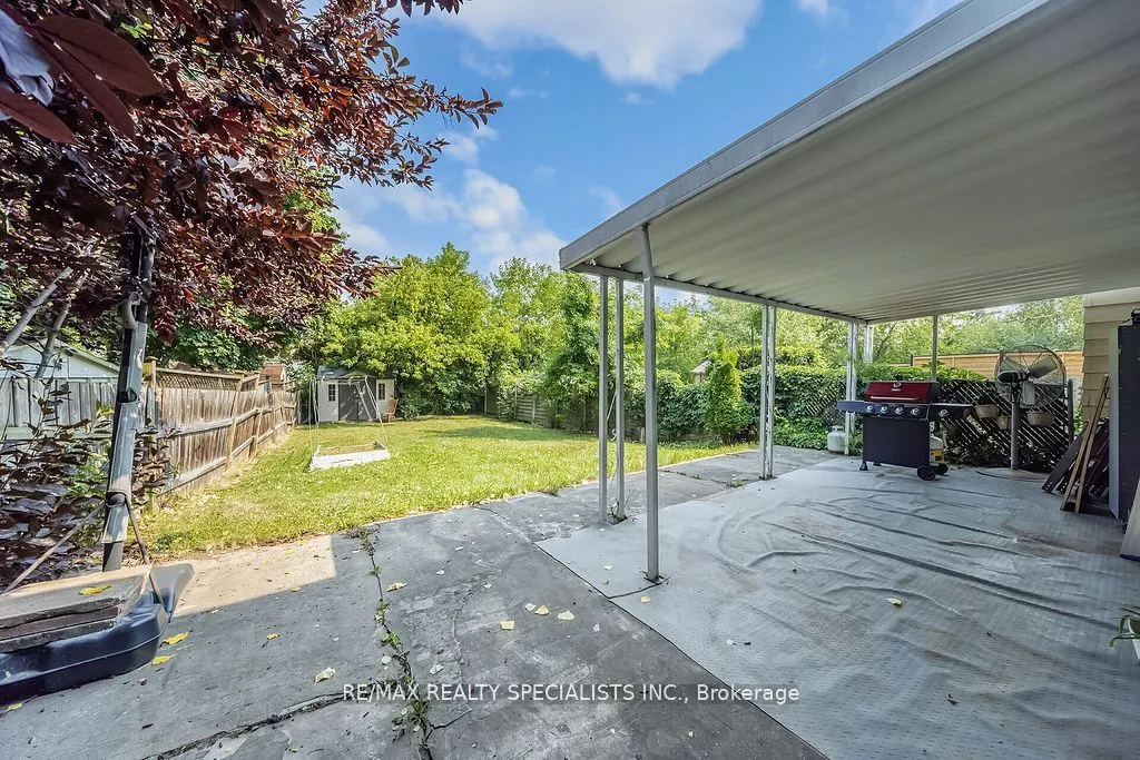 6 Griselda Court