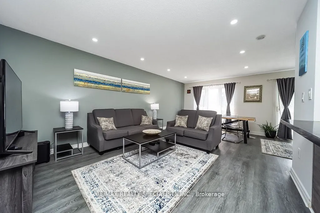 6 Griselda Court
