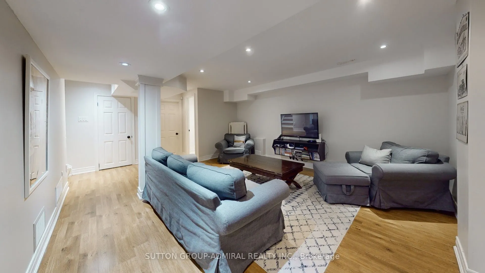 8 Ewart Street